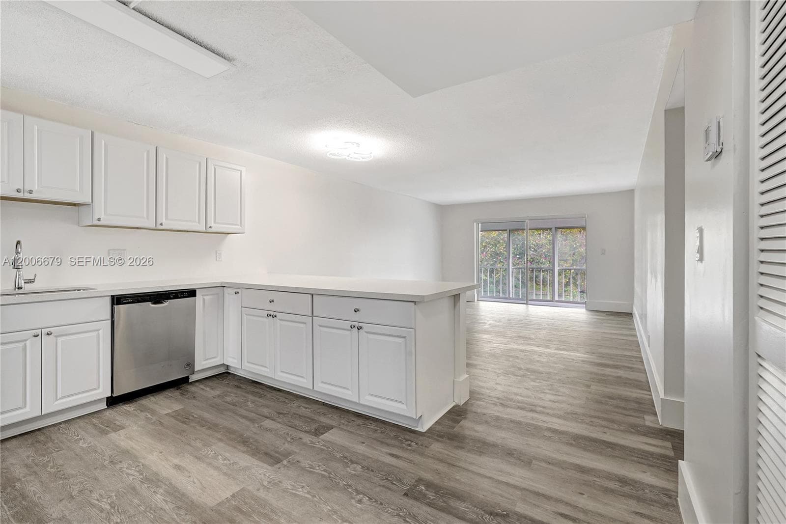 4800 Hillcrest Ln # 207, Hollywood, FL 33021 photo 3