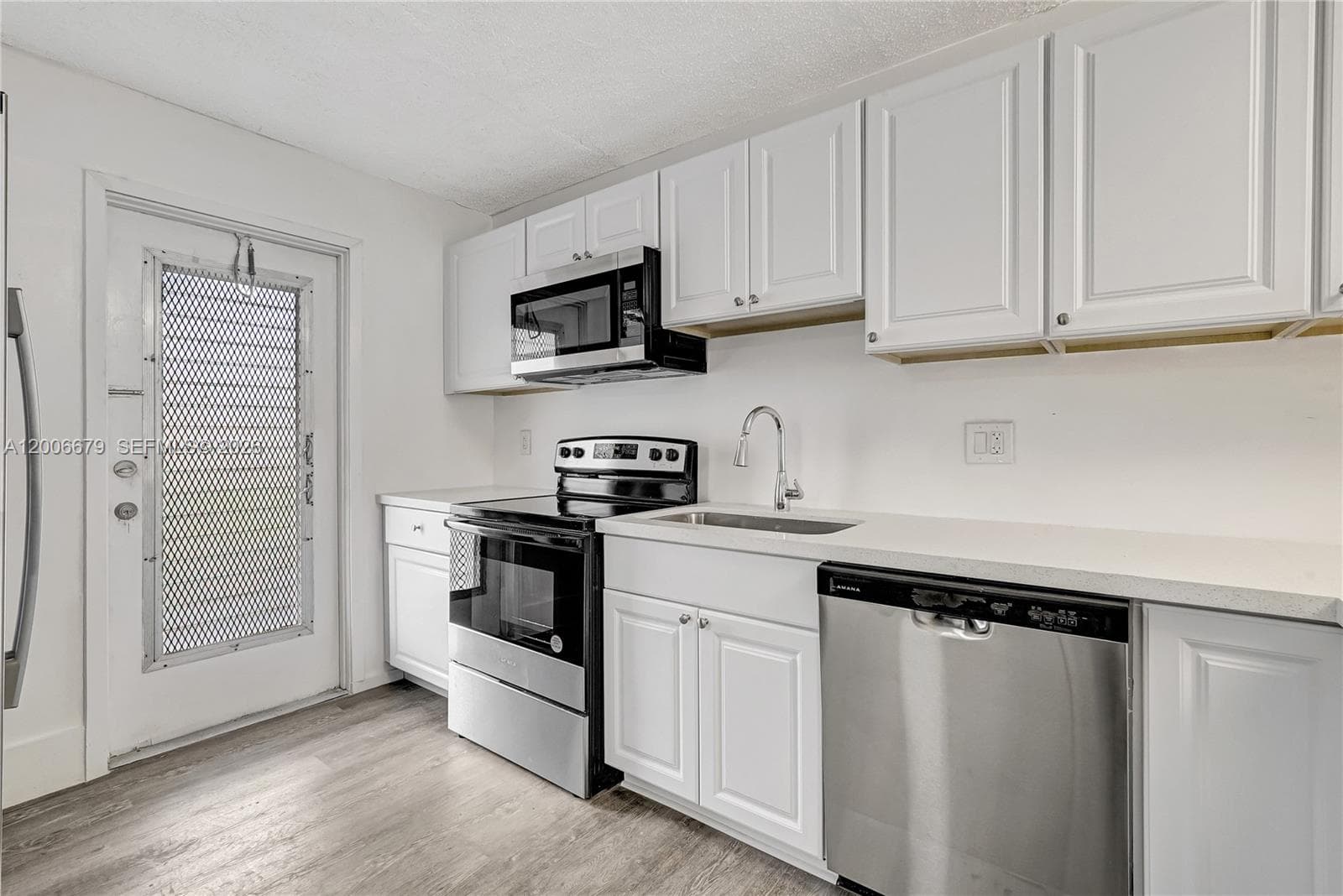 4800 Hillcrest Ln # 207, Hollywood, FL 33021 photo 5