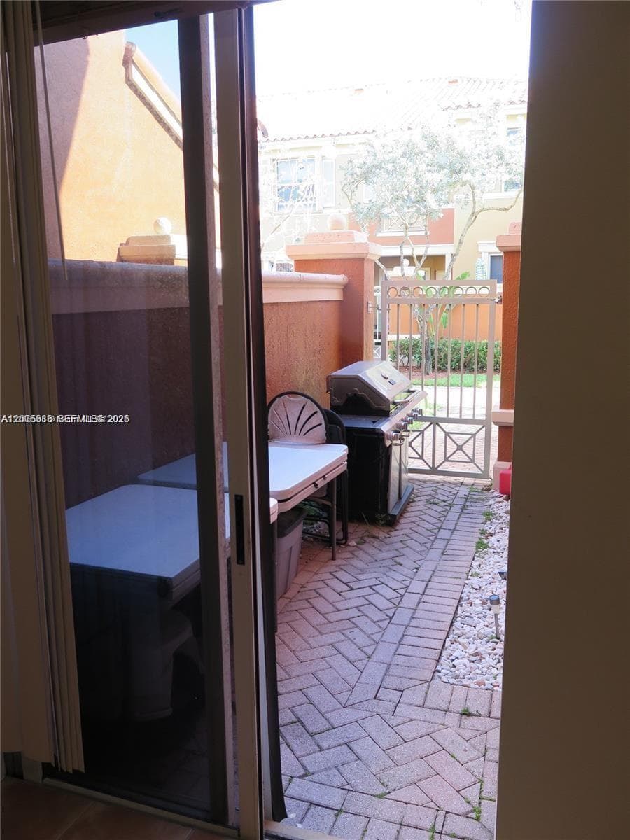 6202 NW 116th Pl # 443, Doral, FL 33178 photo 2