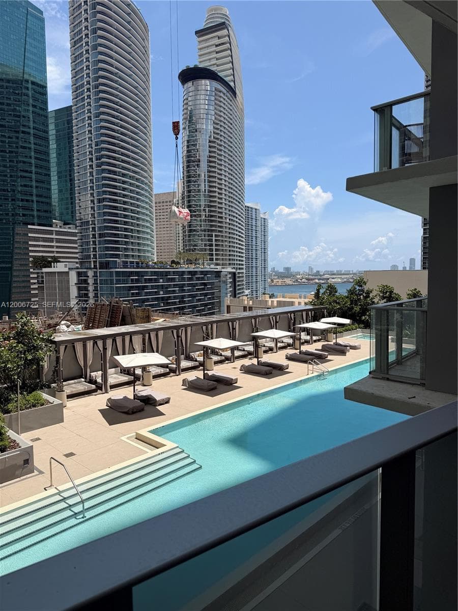 77 SE 5th St. # 1505, Miami, FL 33131