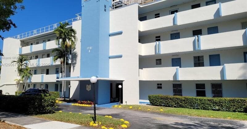 1701 NE 191st St # A106, Miami, FL 33179