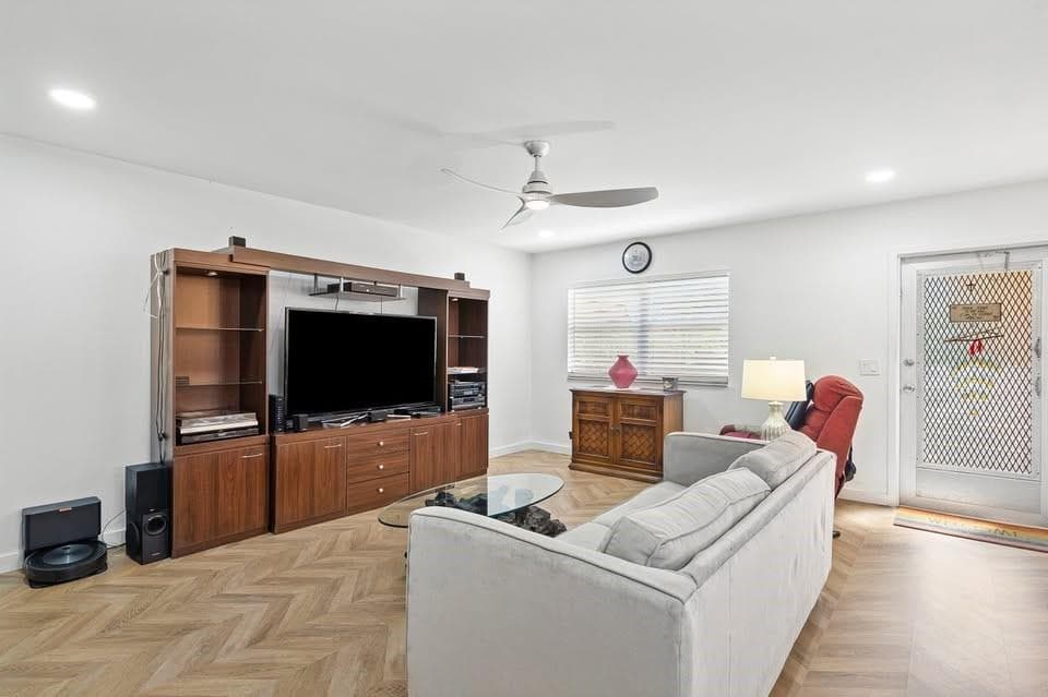 156 Seville, Delray Beach, FL 33446 photo 5