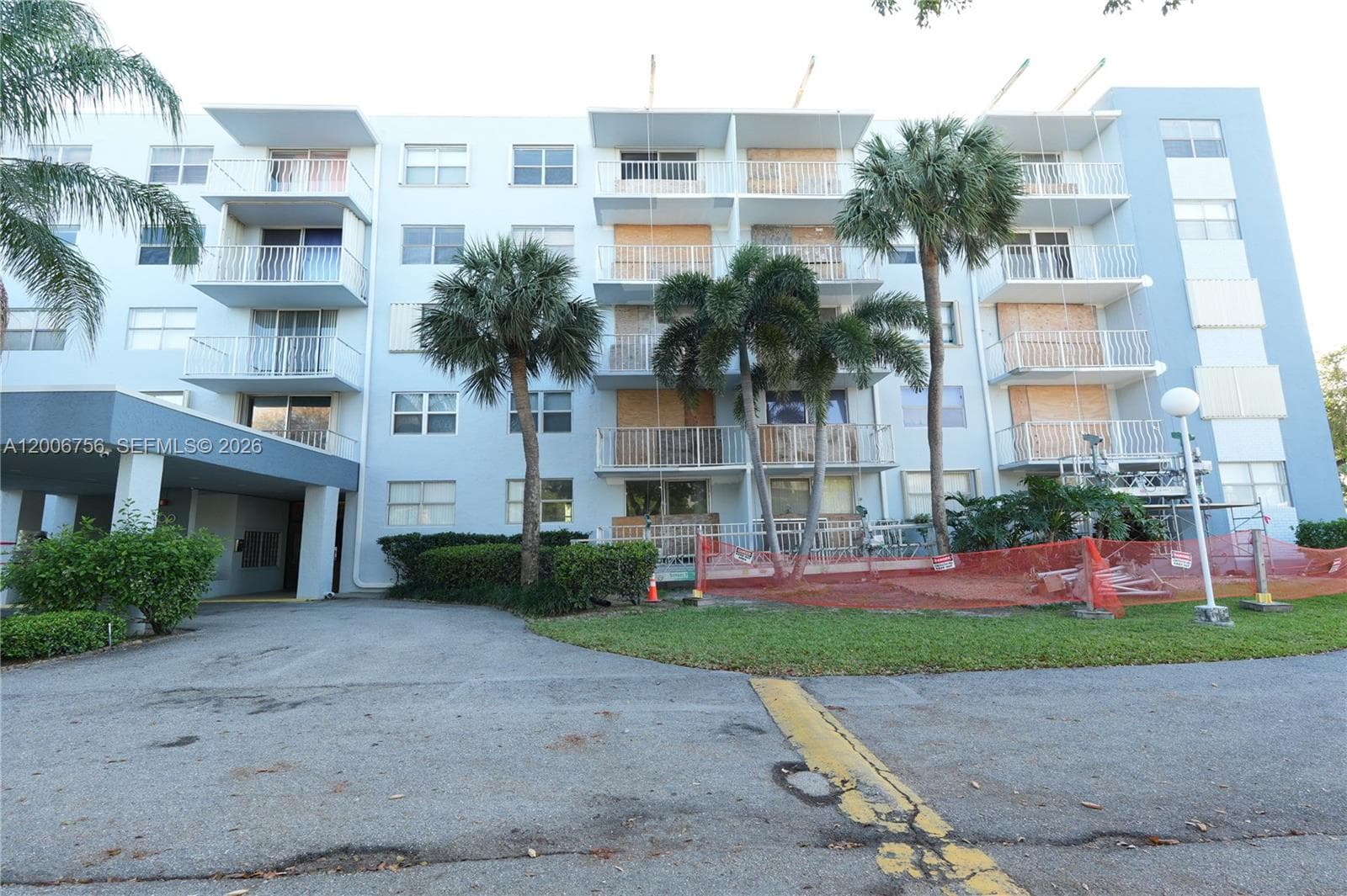 500 Executive Center Dr # 1J, West Palm Beach, FL 33401 photo 3