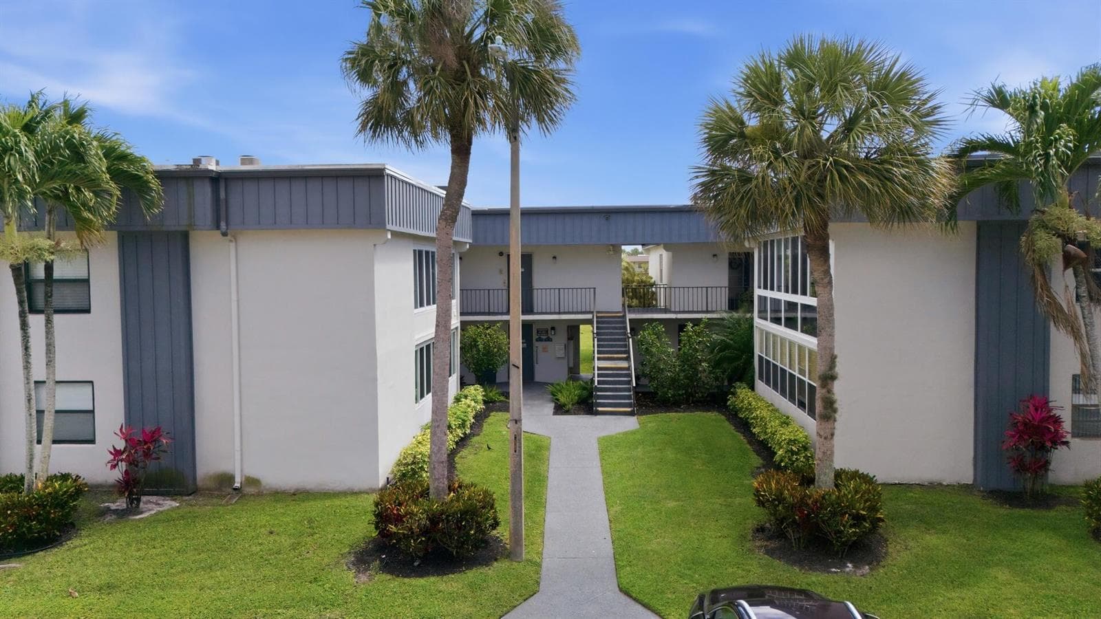 563 Piedmont L, Delray Beach, FL 33484 photo 2