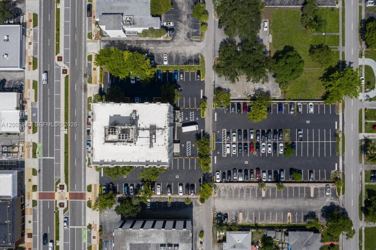 2450 Hollywood Blvd # CU605, Hollywood, FL 33020 photo 2