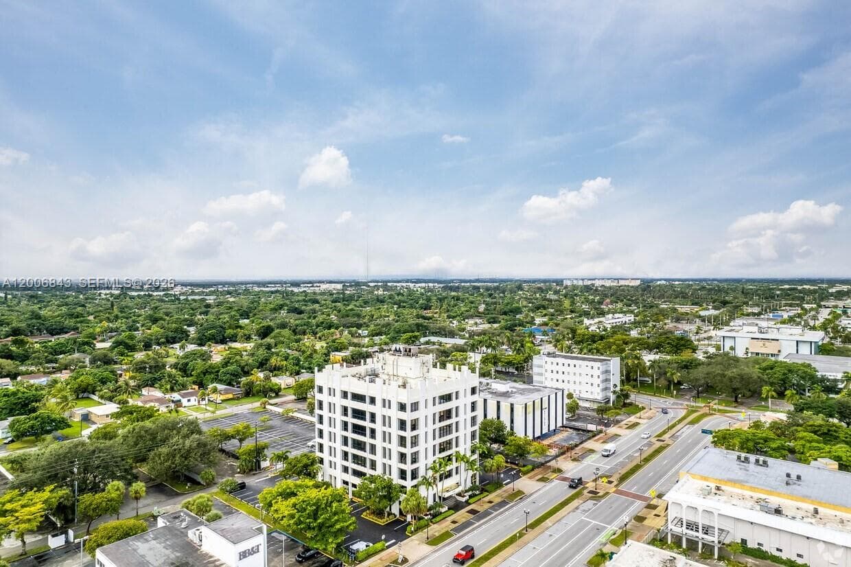 2450 Hollywood Blvd # CU605, Hollywood, FL 33020 photo 4