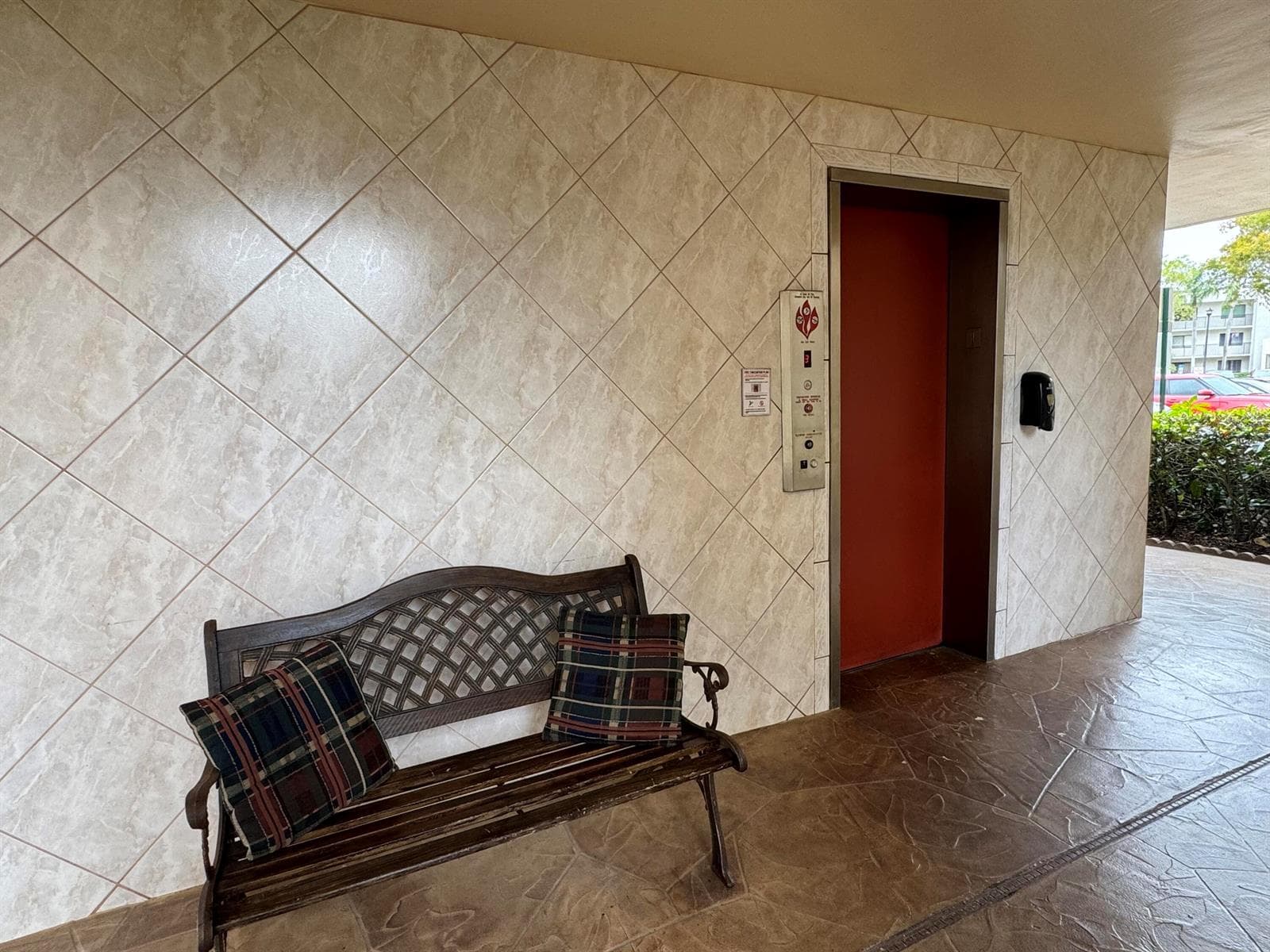 10641 W Clairmont Circle, Tamarac, FL 33321 photo 3