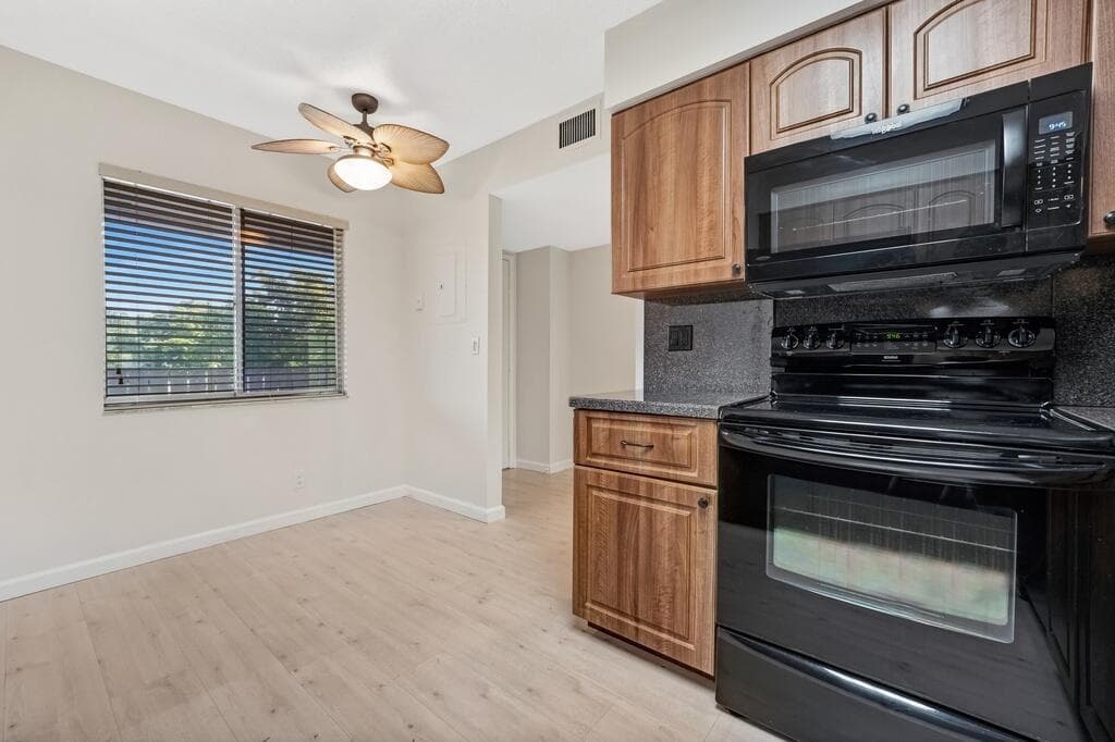 7286 Huntington Lane # 405, Delray Beach, FL 33446 photo 4