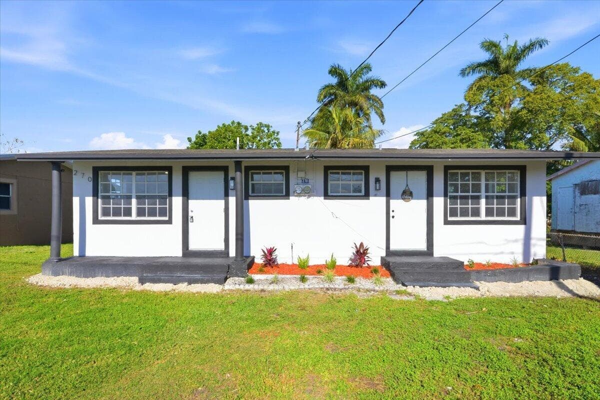 270 SW 10th Avenue, South Bay, FL 33493 photo 3
