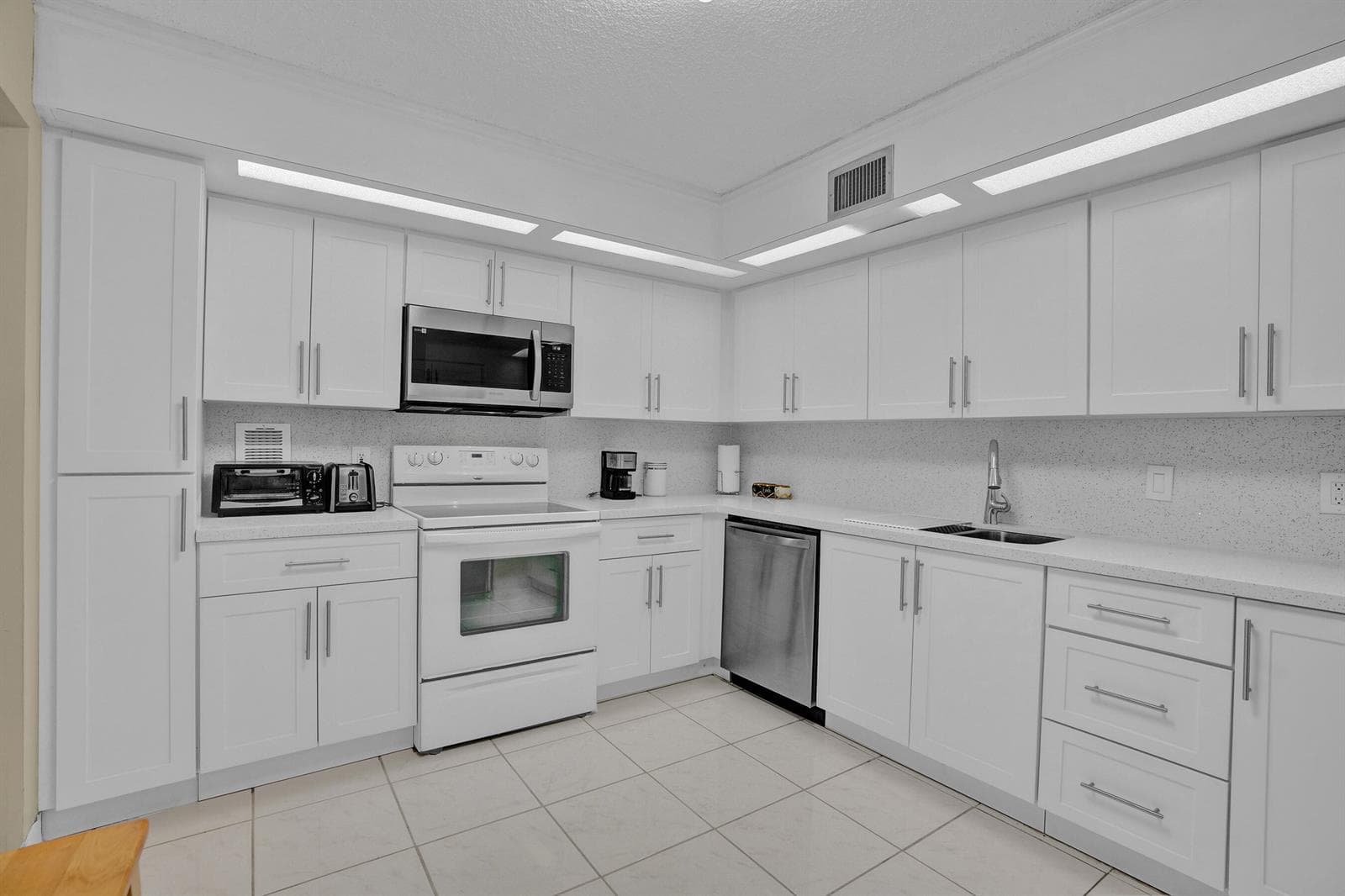 2800 N 46th Avenue # A302, Hollywood, FL 33021 photo 3