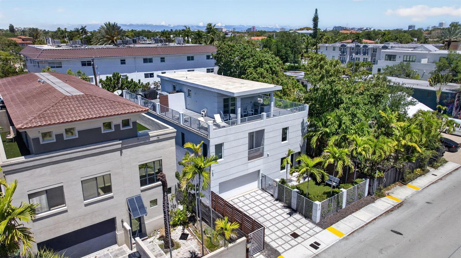 915 SE 2nd Court, Fort Lauderdale, FL 33301 photo 4