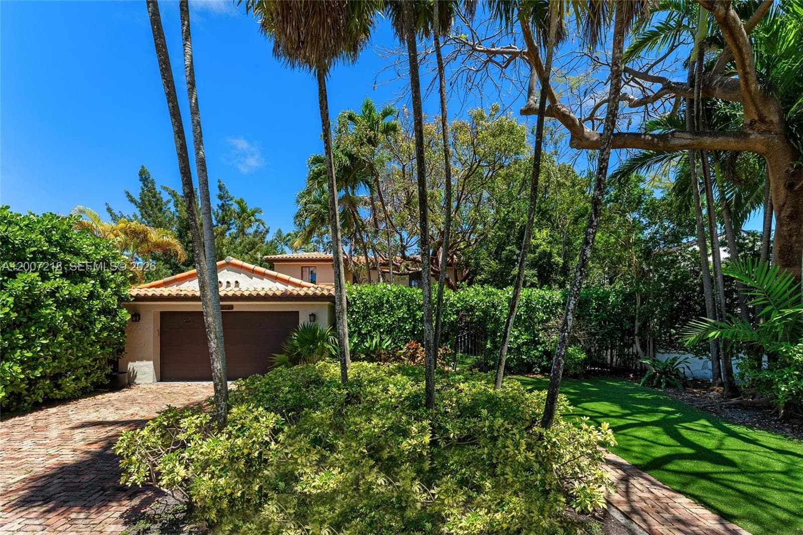 6121 La Gorce Dr, Miami Beach, FL 33140 photo 2