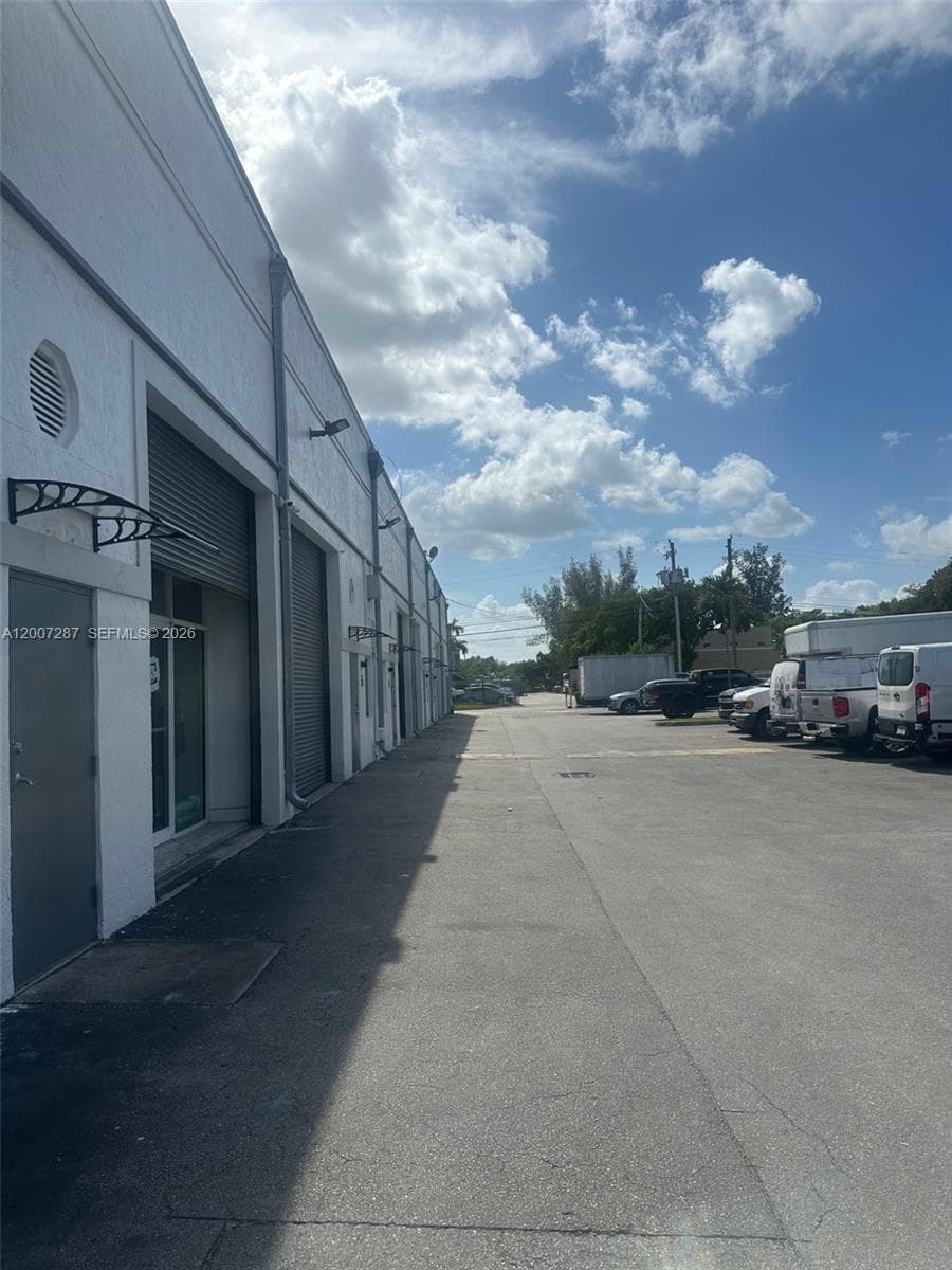 12101 NW 98th Ave, Hialeah Gardens, FL 33018