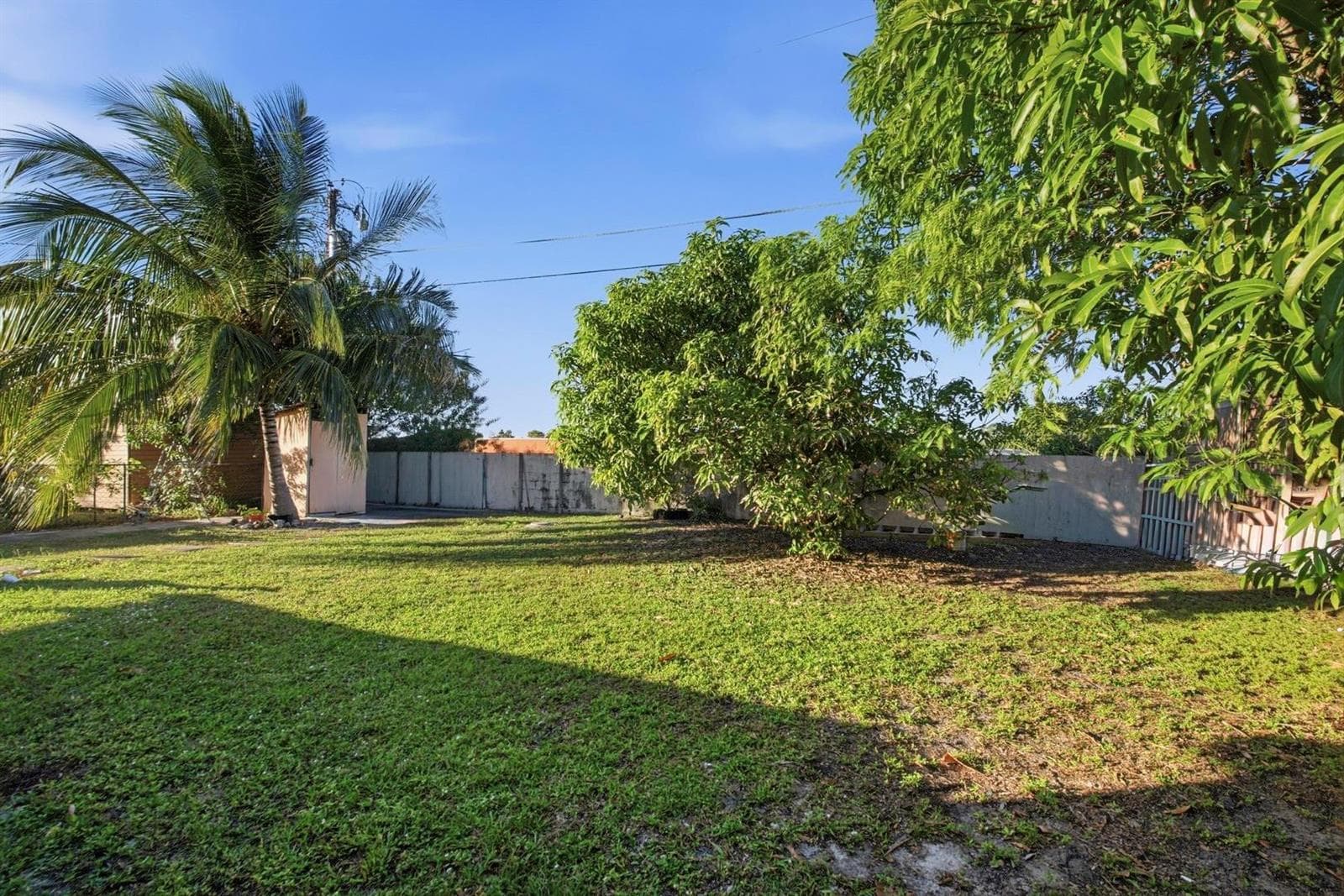 561 NE 38th Street, Deerfield Beach, FL 33064 photo 3