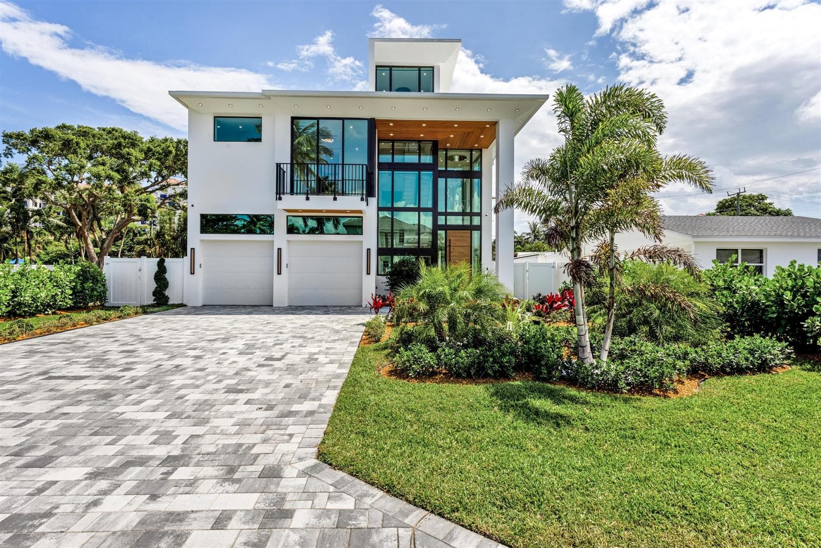 310 NE 2nd Street, Boca Raton, FL 33432 photo 2