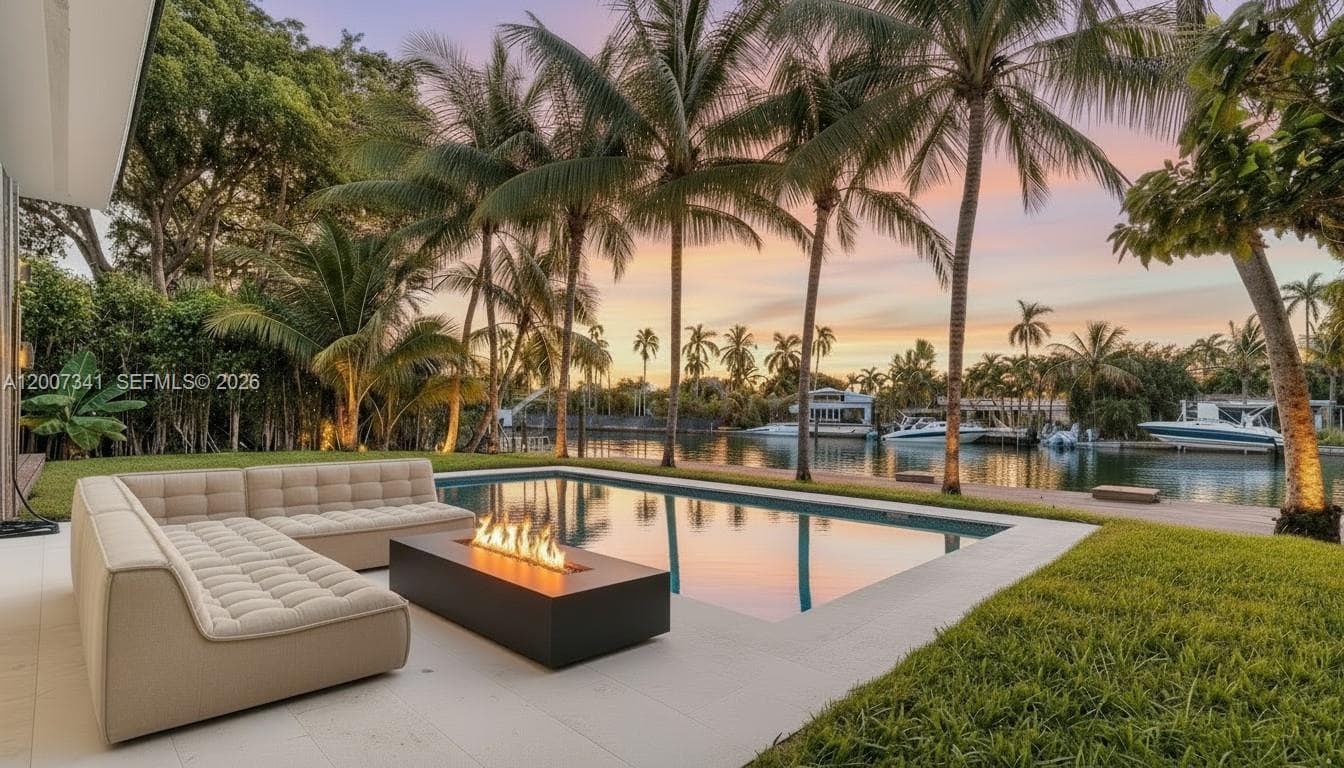 550 S Shore Dr, Miami Beach, FL 33141 photo 2