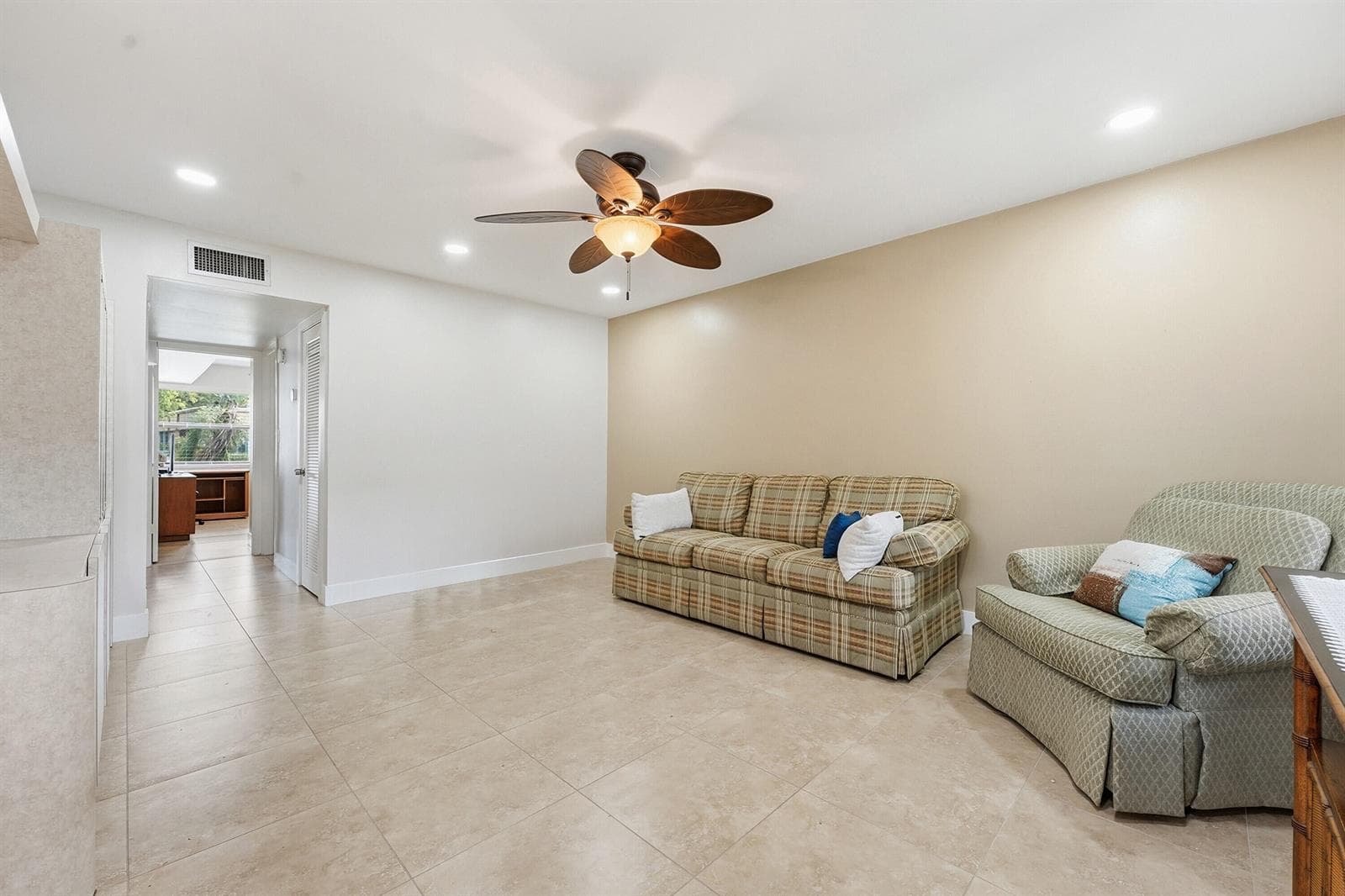 566 Piedmont L, Delray Beach, FL 33484 photo 4
