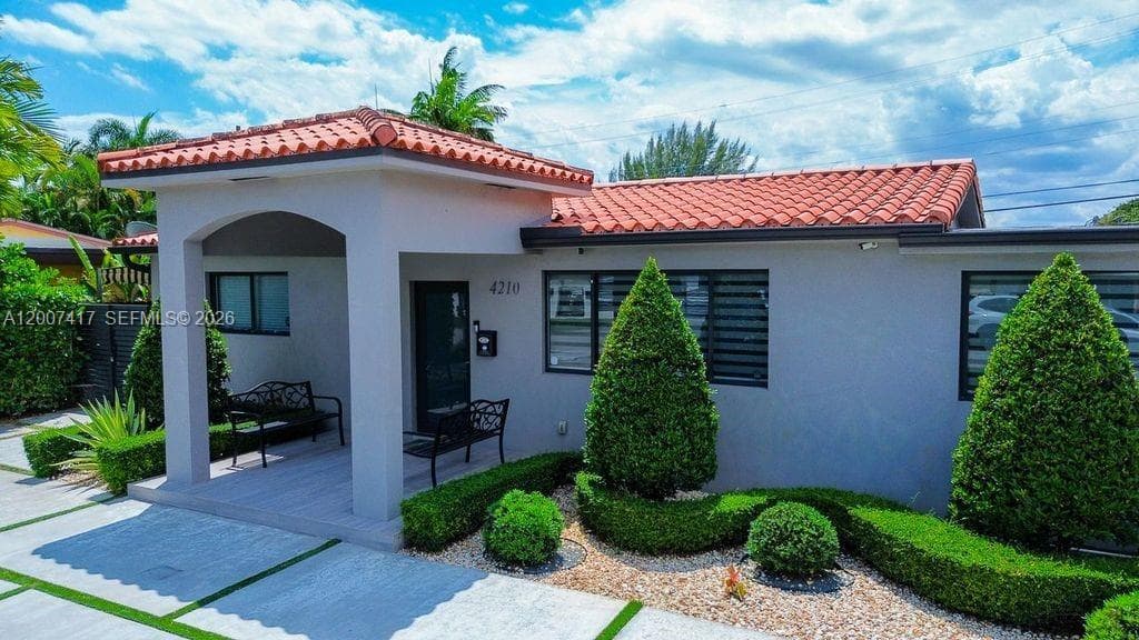 4210 W 6th Ave, Hialeah, FL 33012 photo 5