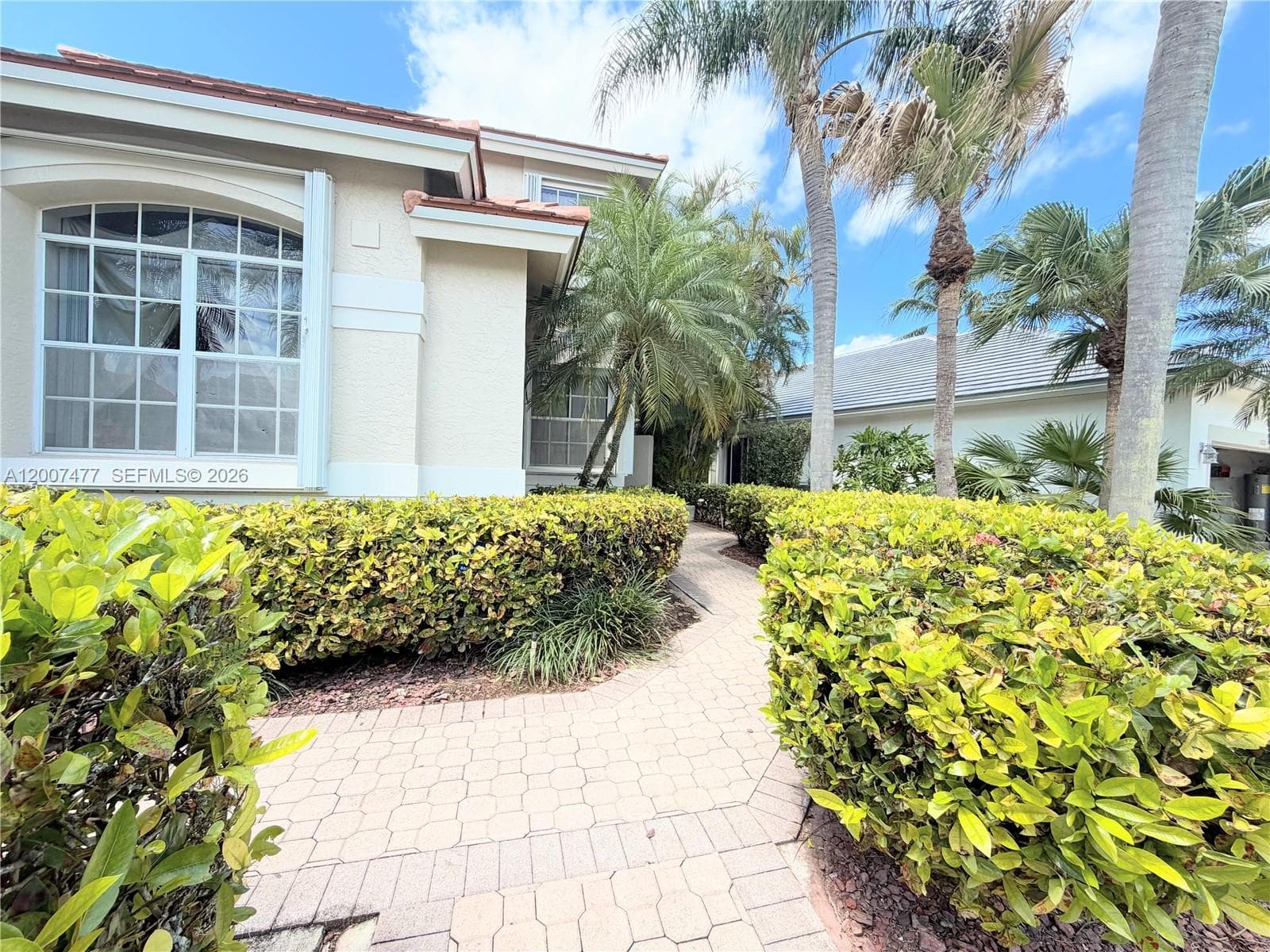 1510 W Lacosta Dr W, Pembroke Pines, FL 33027 photo 2