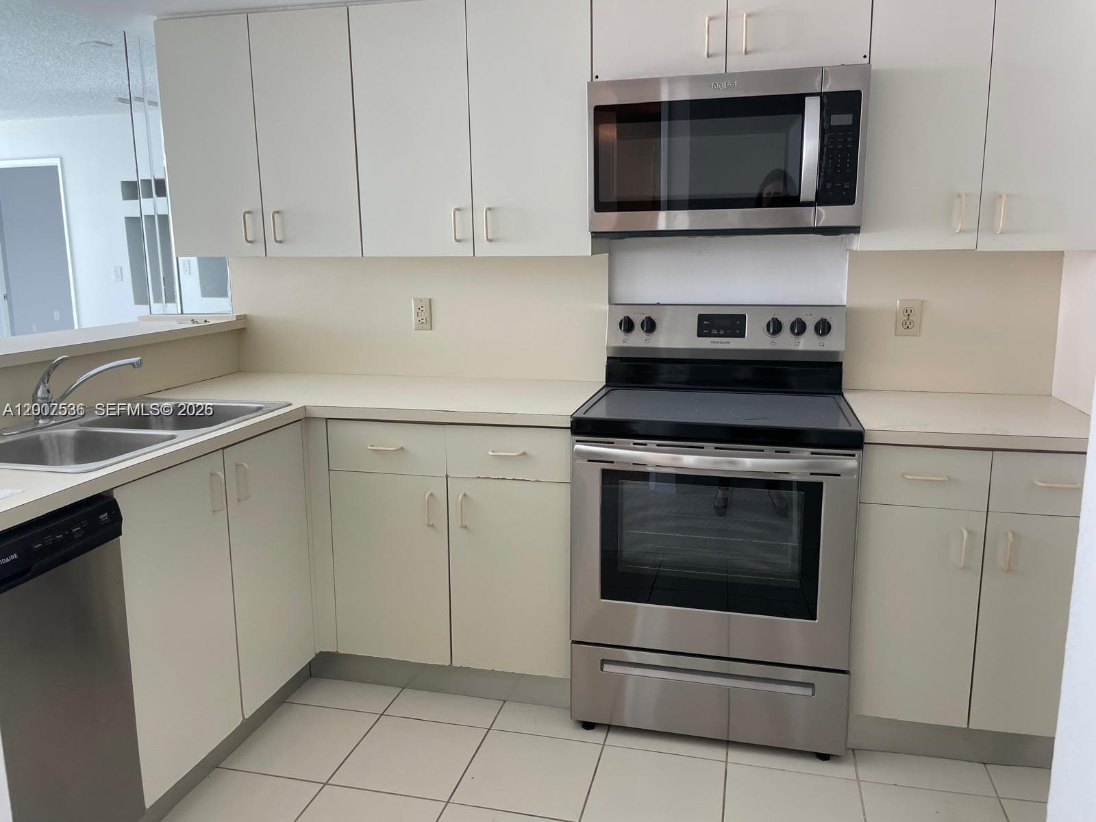 5880 Collins Ave # 1006, Miami Beach, FL 33140