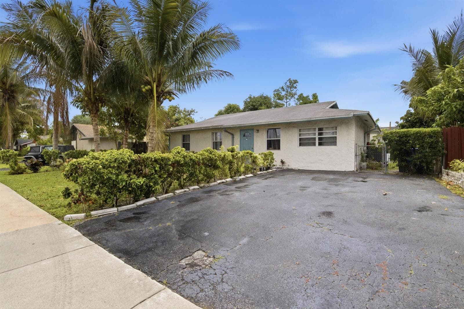 8230 SW 4th Place, North Lauderdale, FL 33068 photo 4