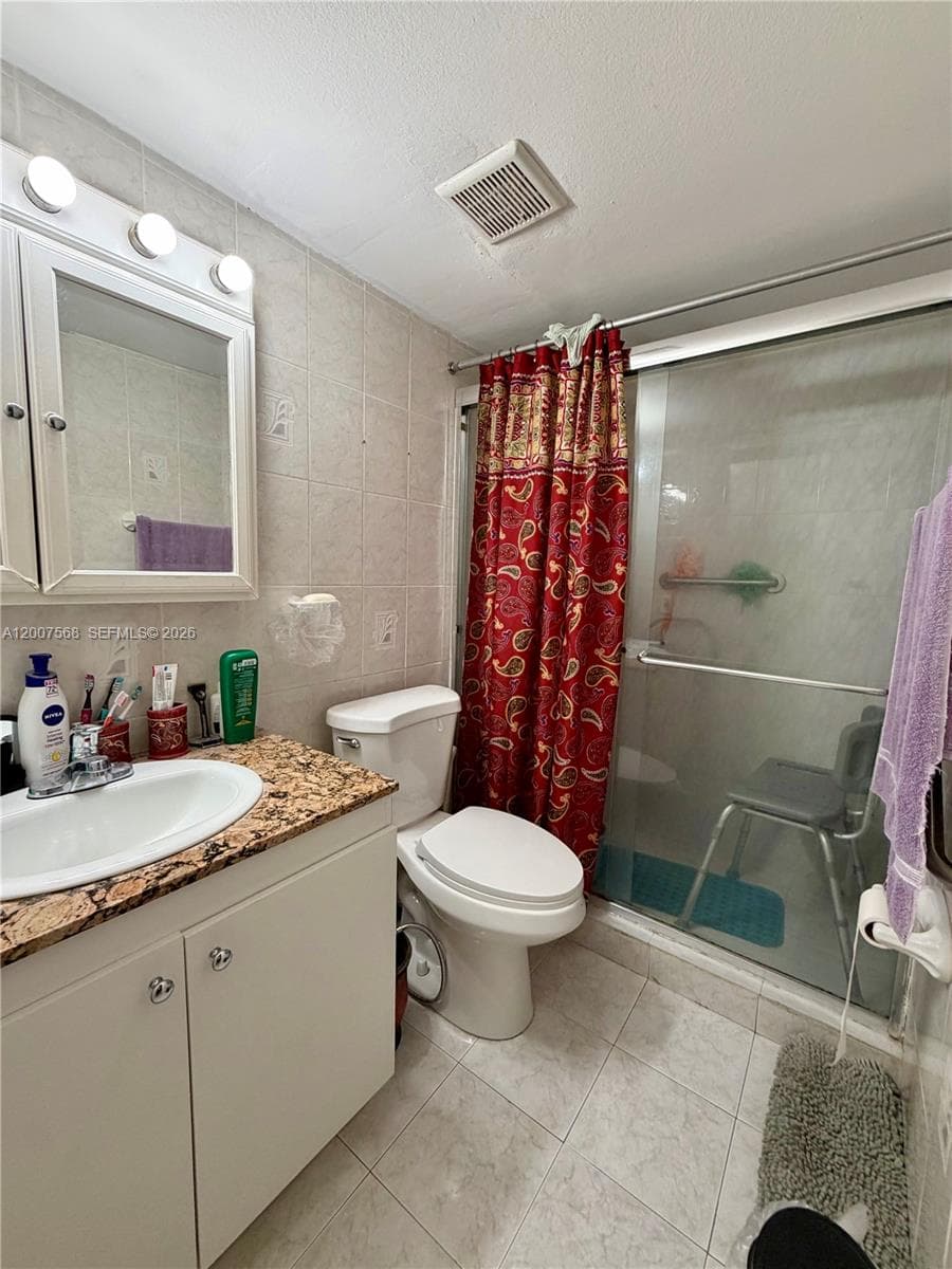 5201 NW 7th St # 104, Miami, FL 33126 photo 4