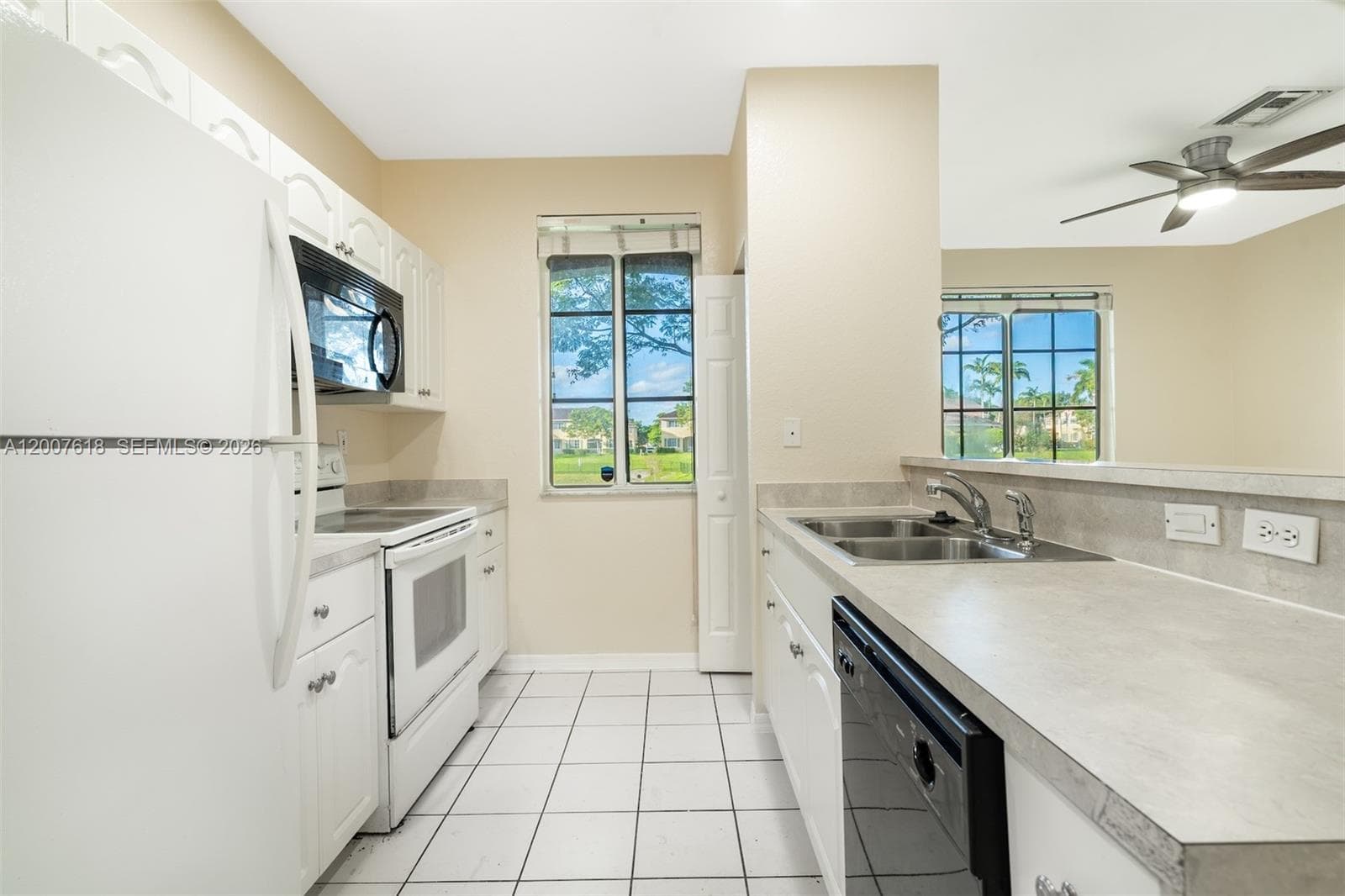 6051 SW 19th Pl, North Lauderdale, FL 33068 photo 5