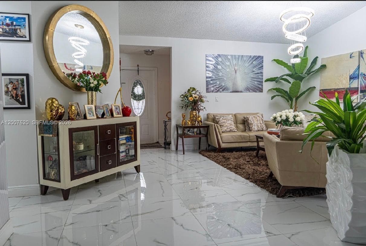 8419 NW 193rd Ln, Hialeah, FL 33015 photo 4