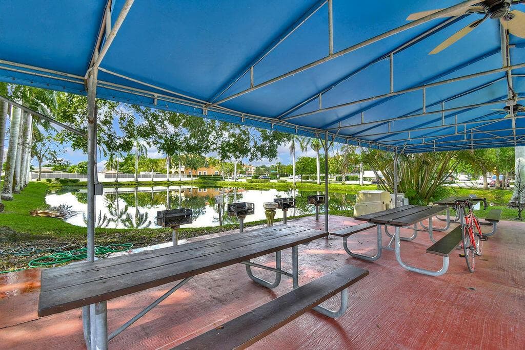 6190 Woodlands Boulevard # 312, Tamarac, FL 33319 photo 4