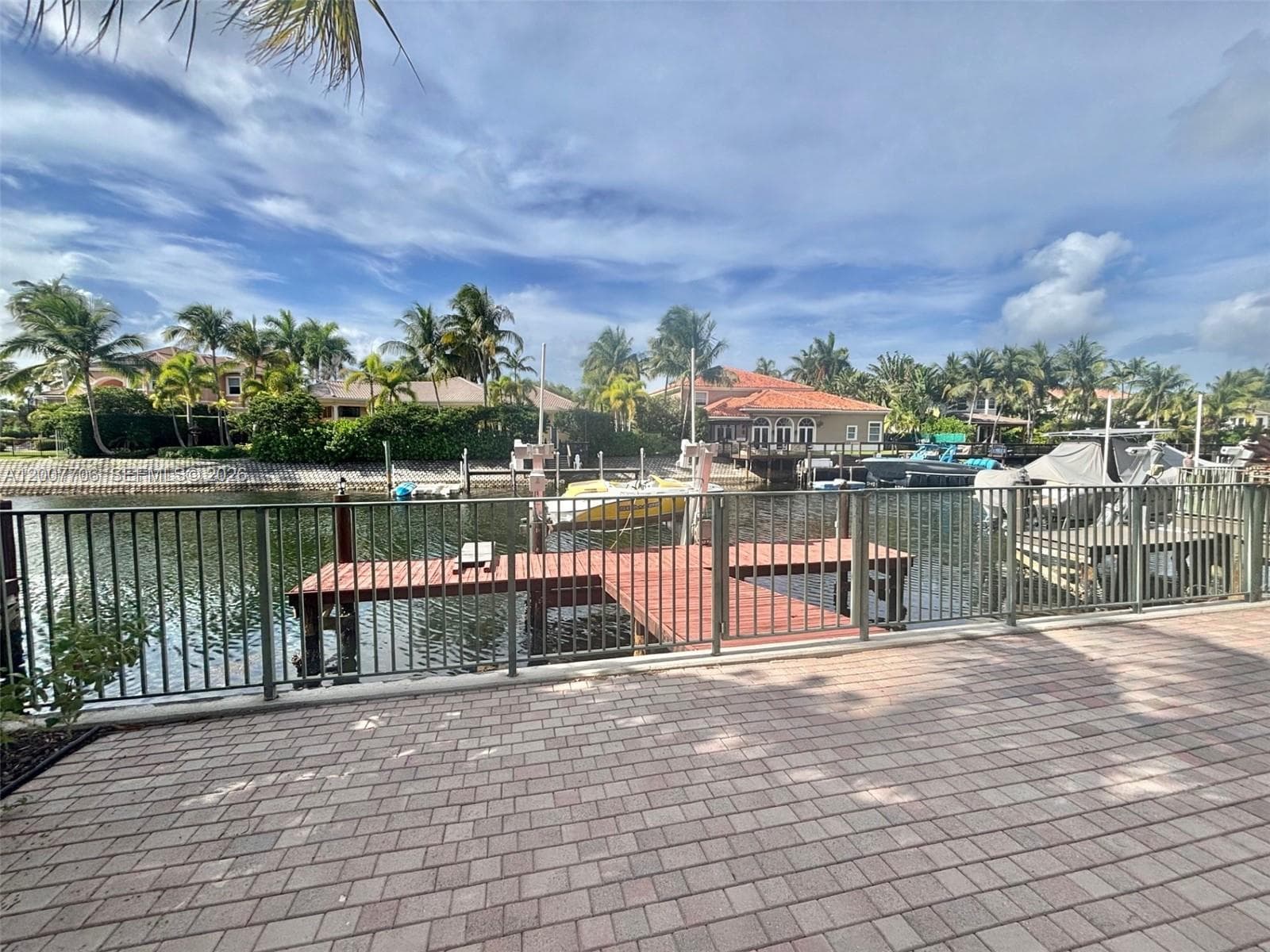 1141 Waterside Ln, Hollywood, FL 33019 photo 2
