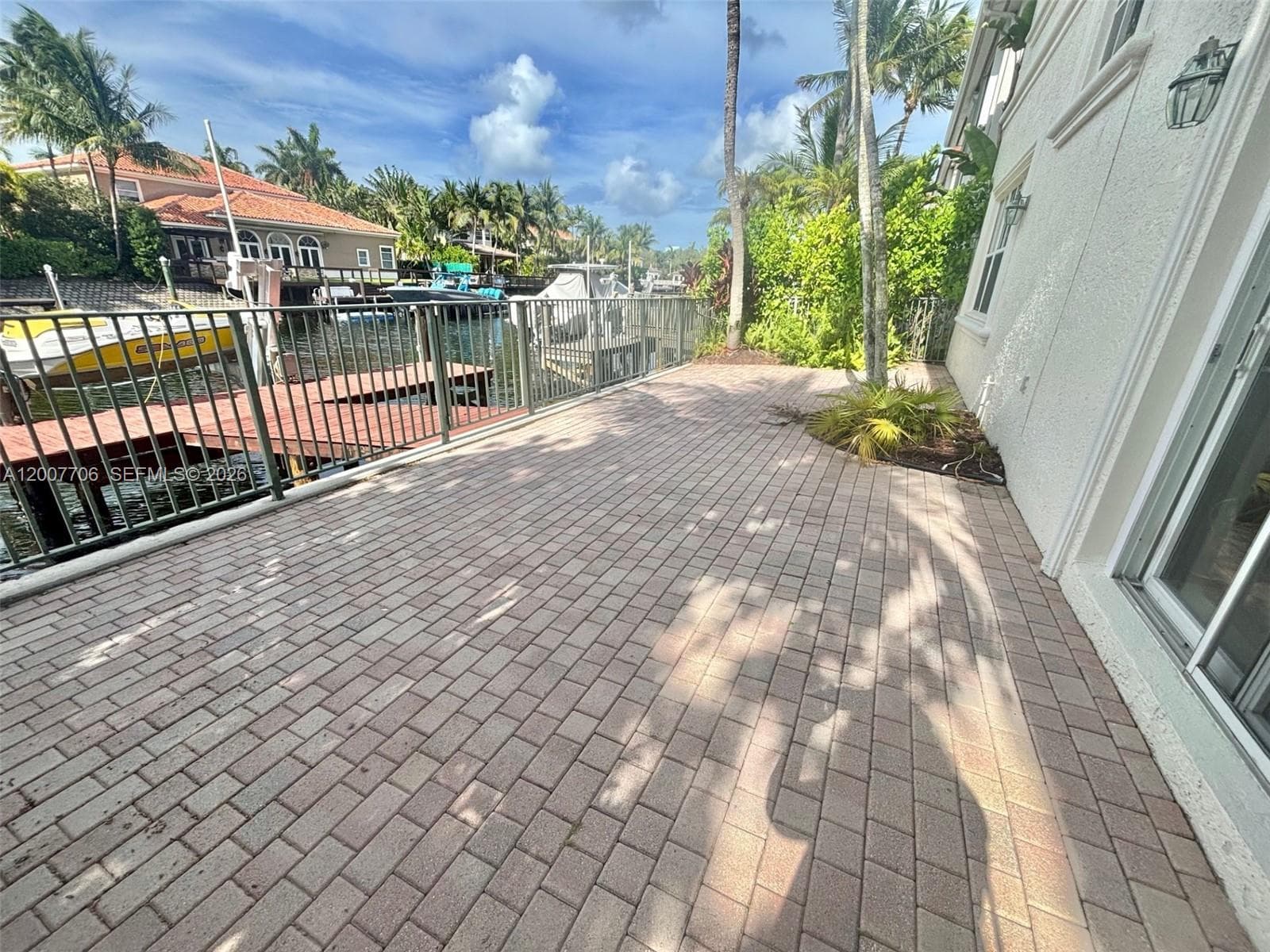 1141 Waterside Ln, Hollywood, FL 33019 photo 3