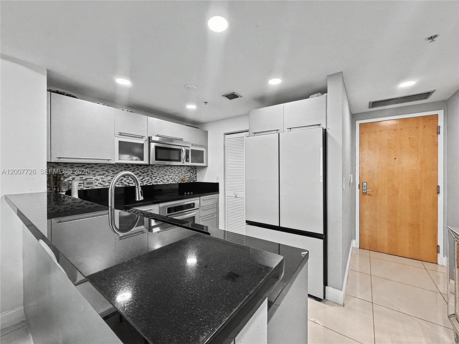 253 NE 2nd St # 1003, Miami, FL 33132
