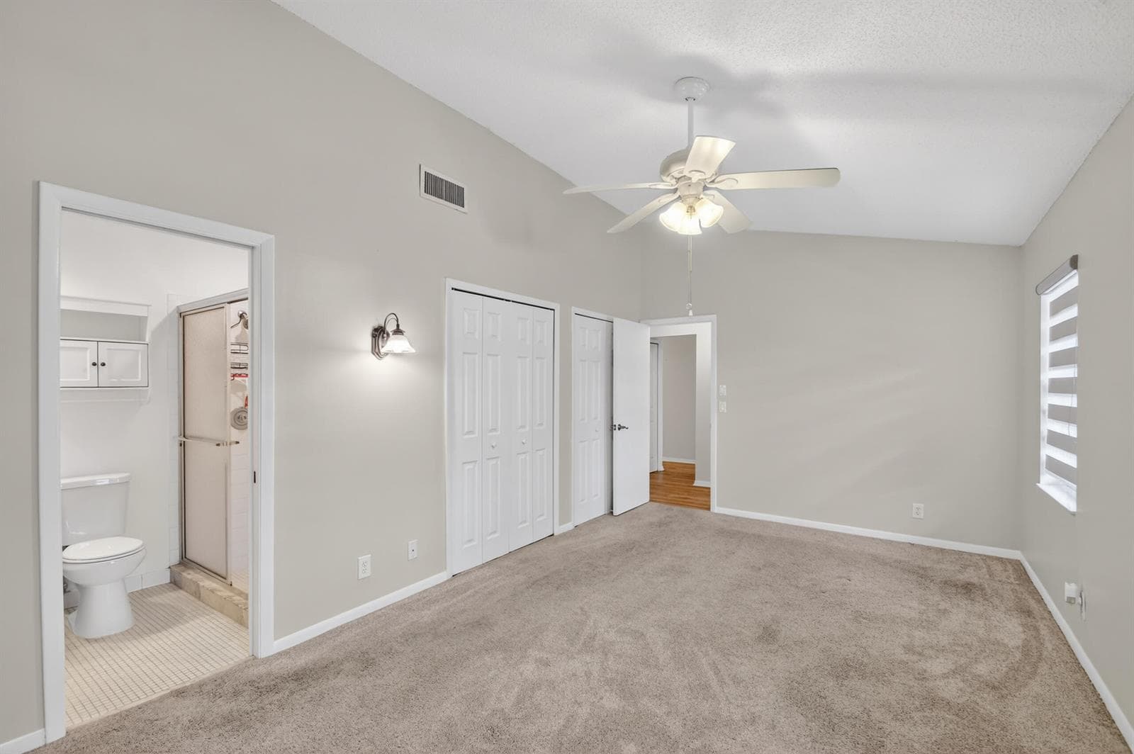 6105 Fairfield Circle, FL 33463 photo 4