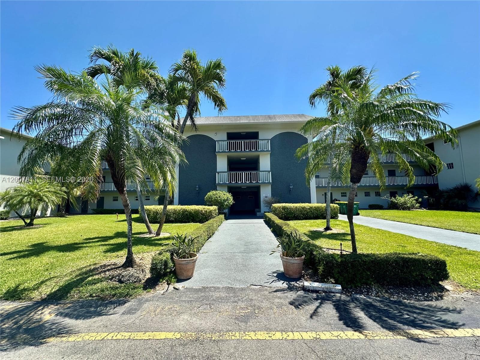 1001 Hillcrest Ct # 306, Hollywood, FL 33021 photo 5