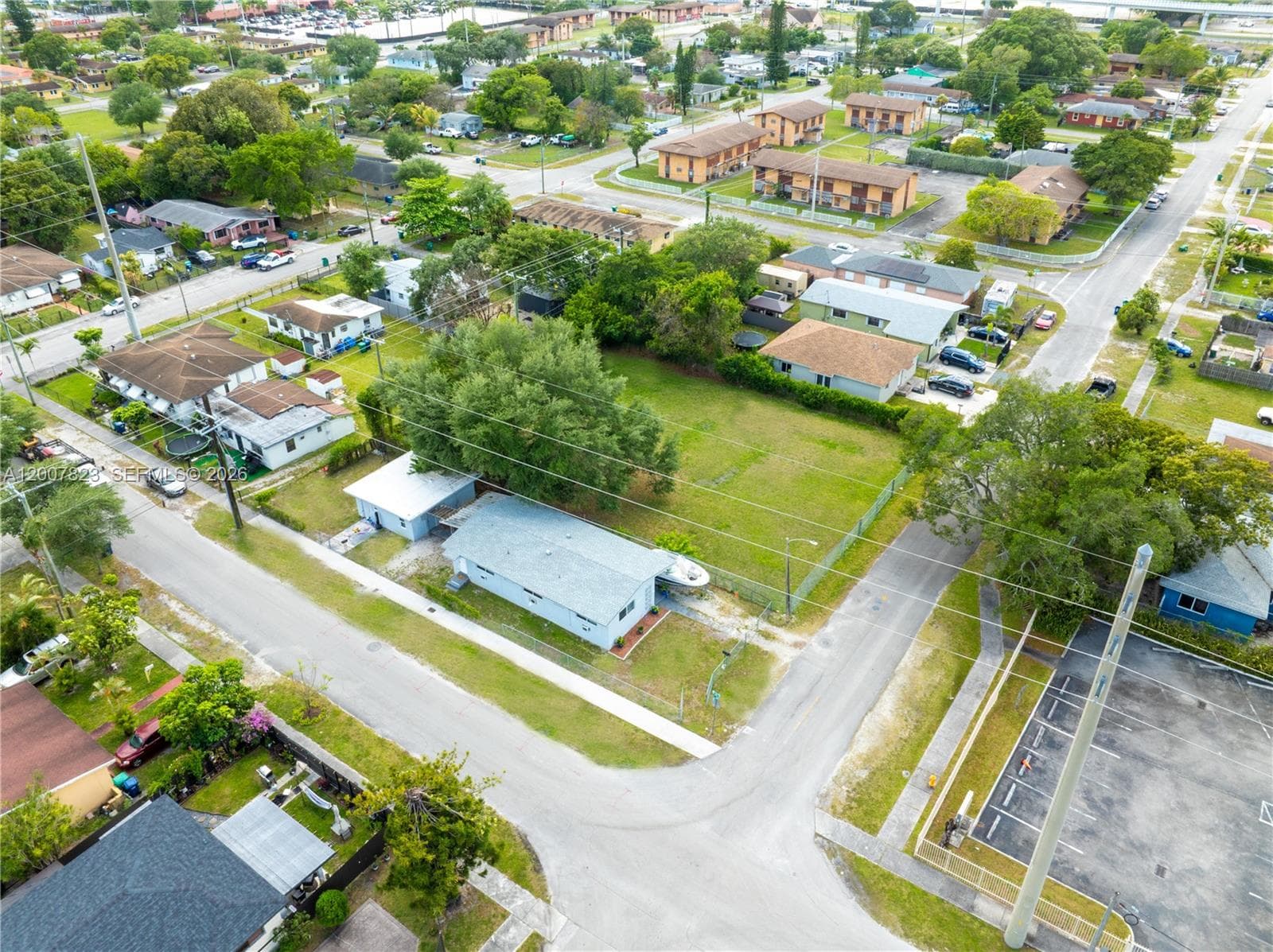 2406 NW 67th St, Miami, FL 33147 photo 4