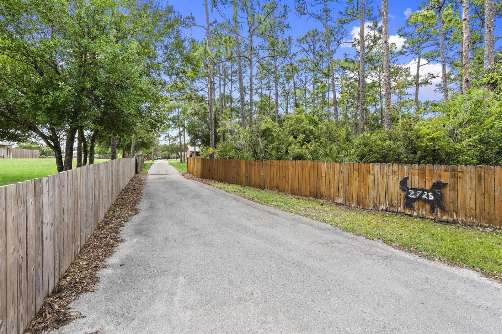 2725 Twin Oaks Trail, Fort Pierce, FL 34945 photo 2