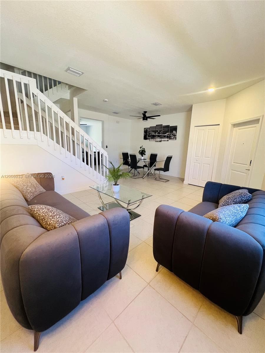 2562 SE 29th St, Homestead, FL 33035 photo 2