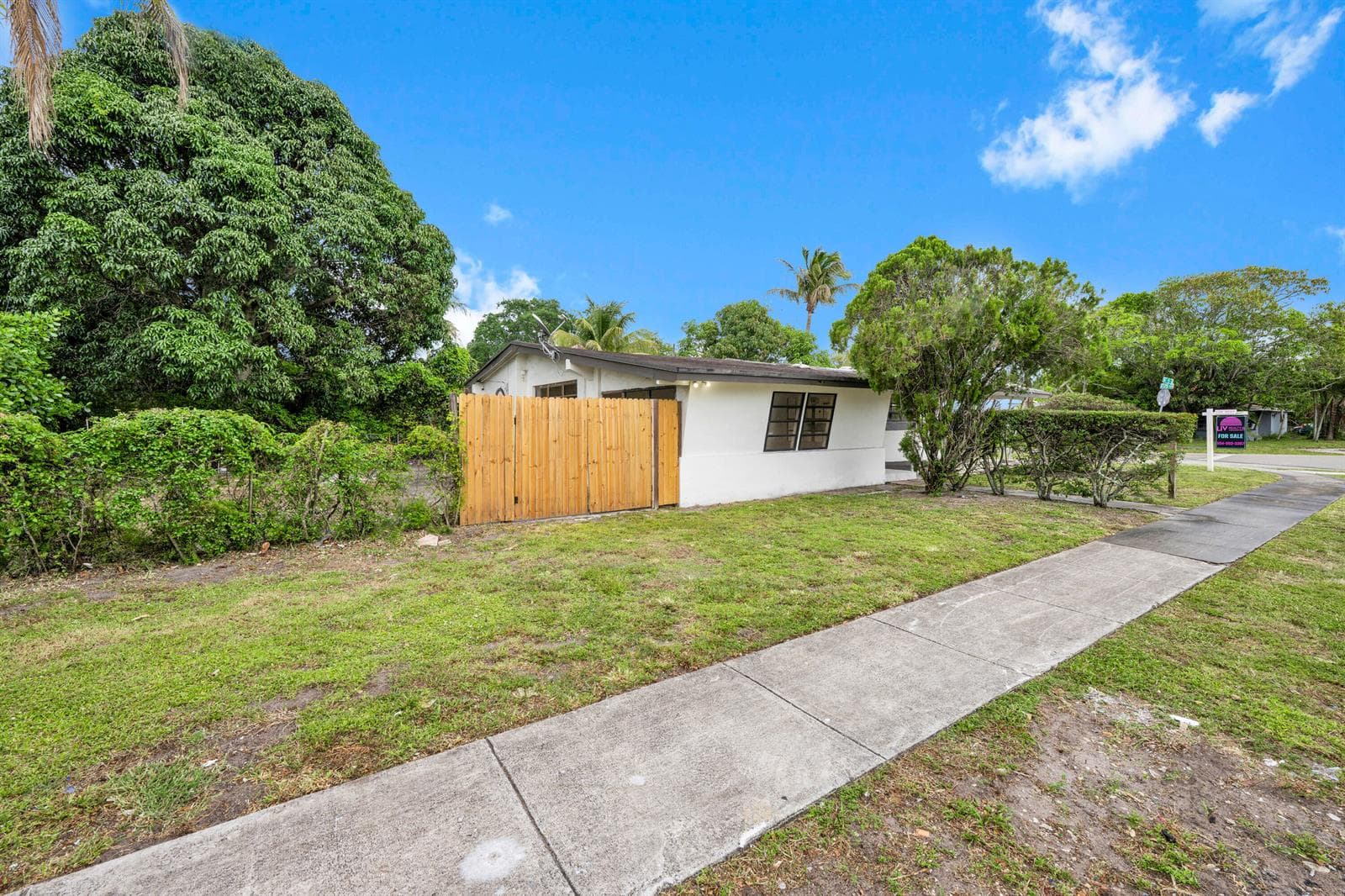 17551 NE 5th Avenue, North Miami Beach, FL 33162 photo 4