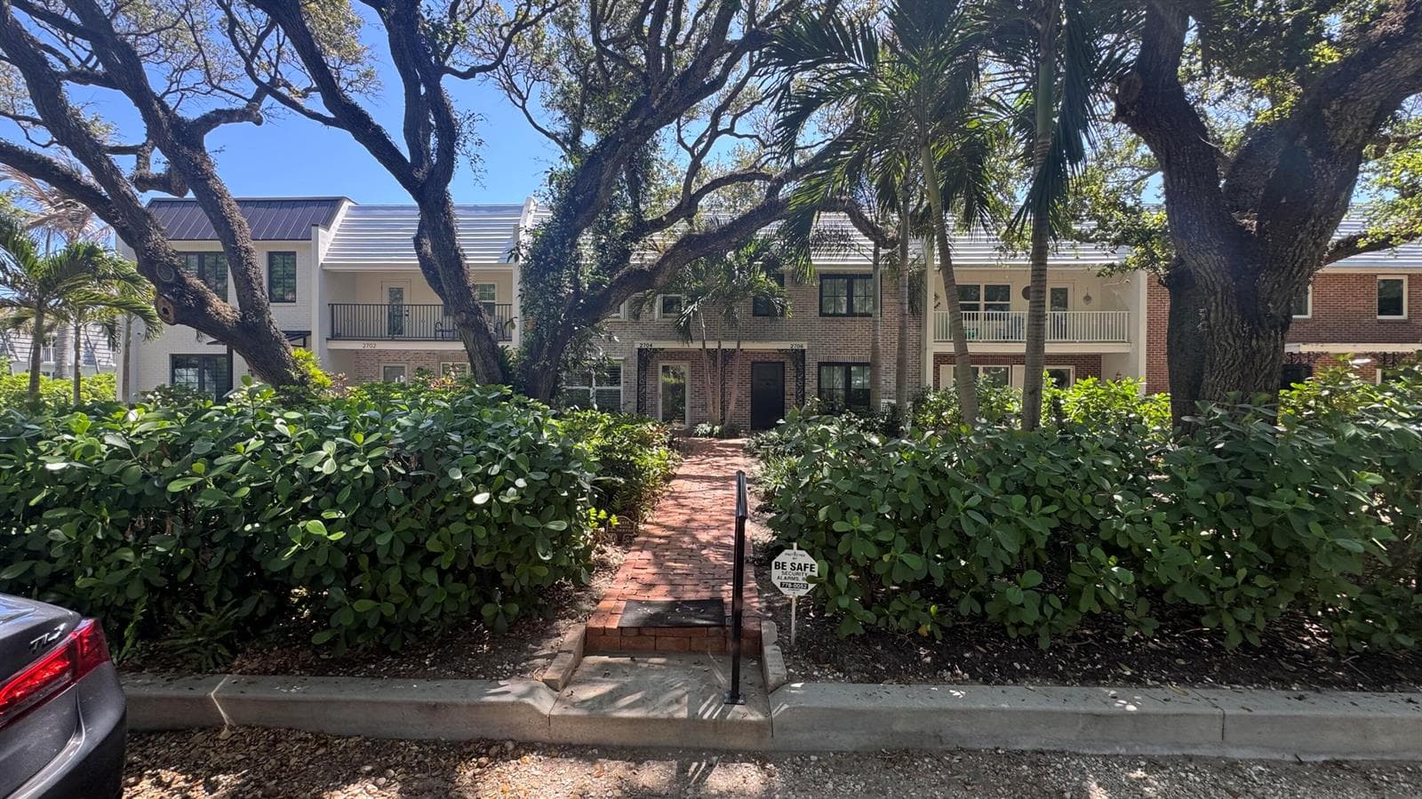 2704 Cardinal Drive, Vero Beach, FL 32963 photo 2
