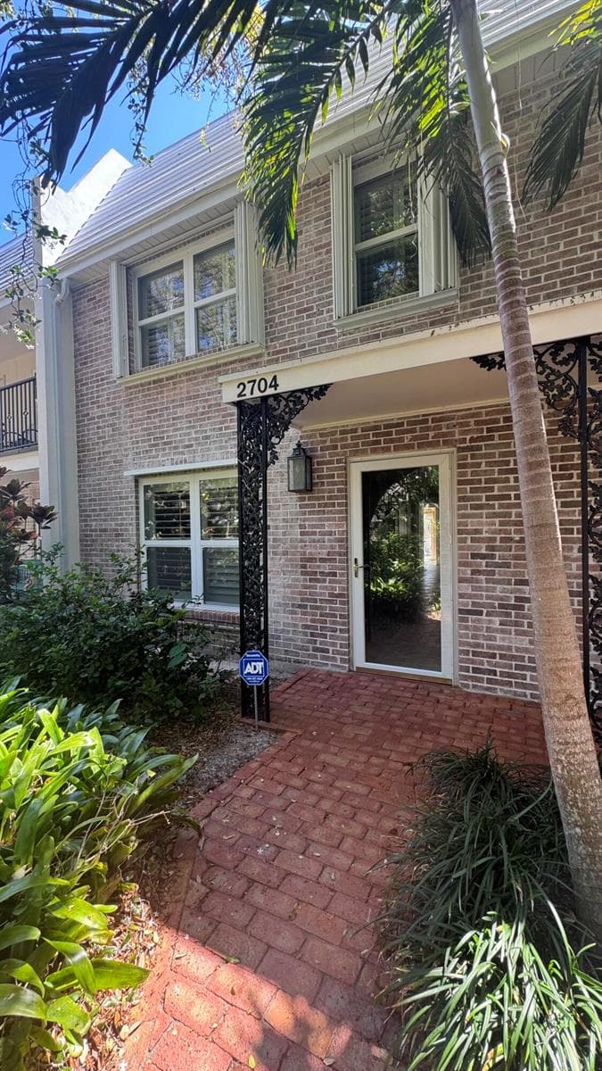 2704 Cardinal Drive, Vero Beach, FL 32963