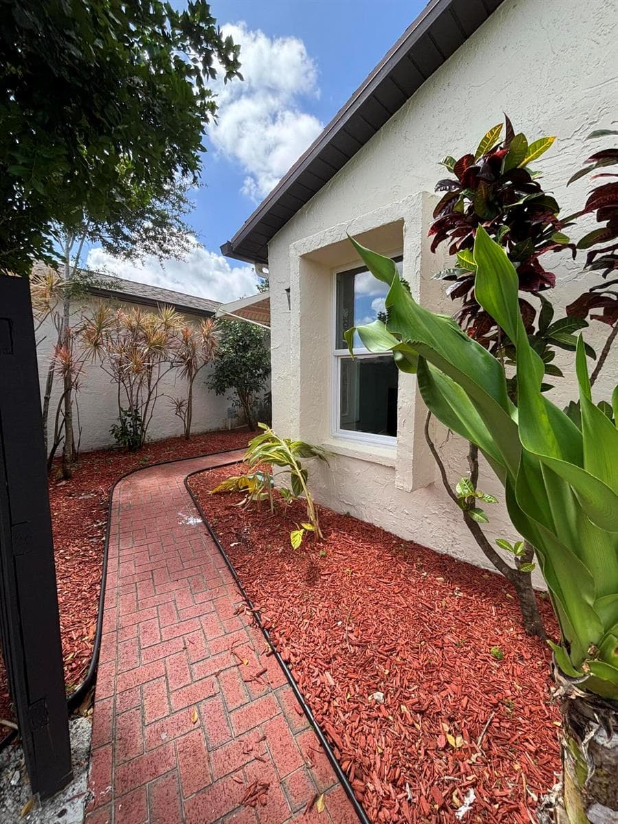 5430 Mirror Lakes Boulevard, Boynton Beach, FL 33472 photo 3