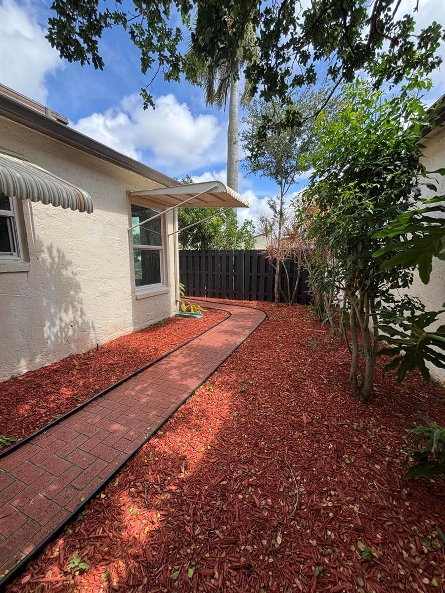 5430 Mirror Lakes Boulevard, Boynton Beach, FL 33472 photo 4