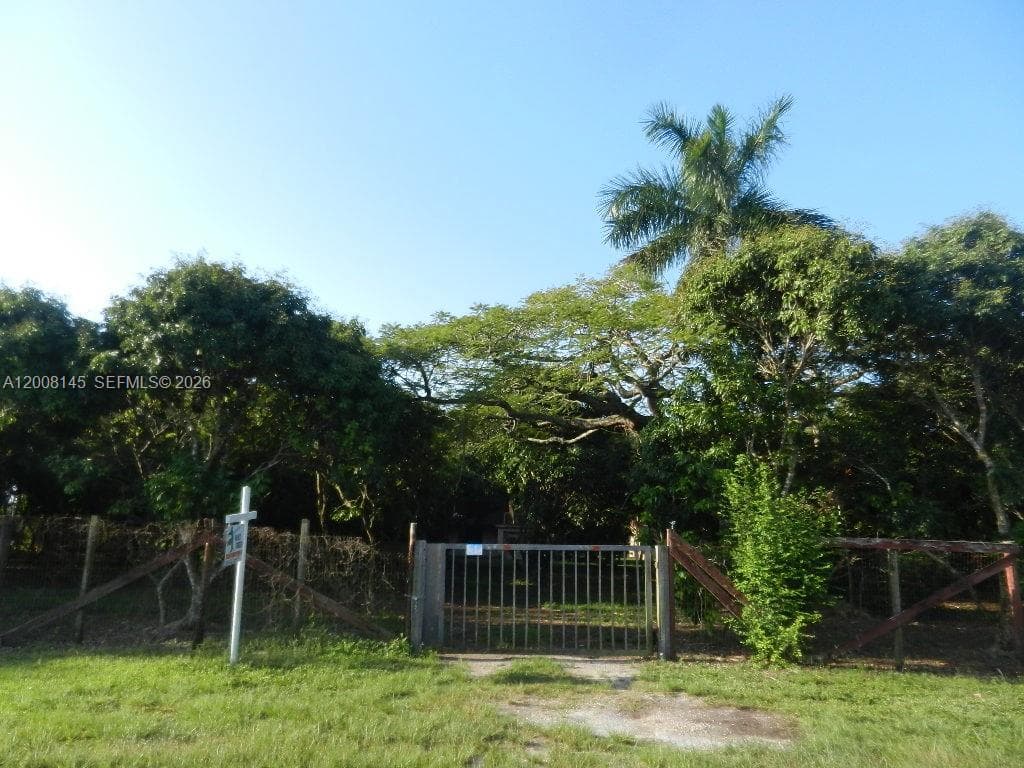 18950 SW 240th ST, Homestead, FL 33031