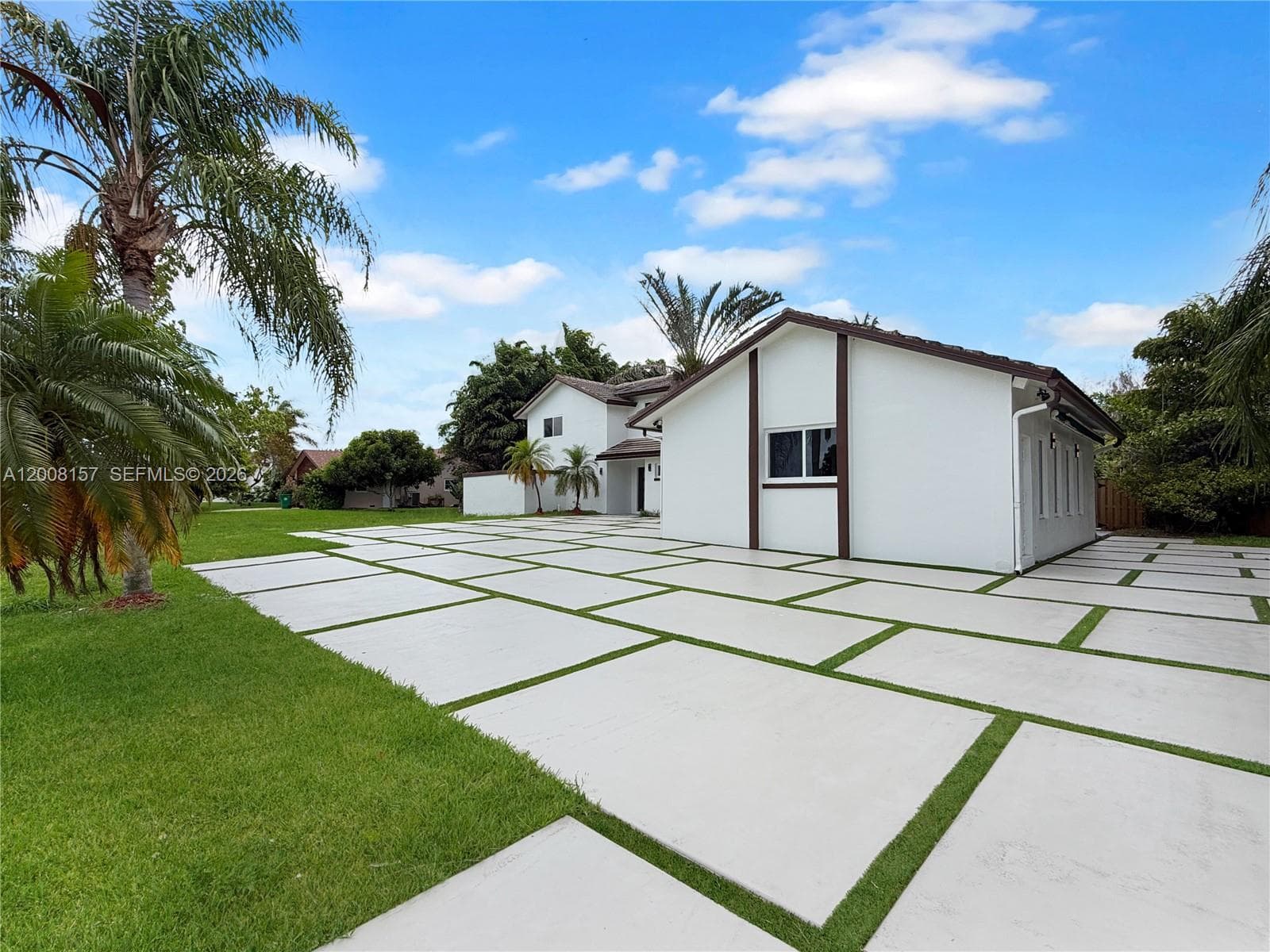 2181 SW 117th Ter, Davie, FL 33325 photo 4