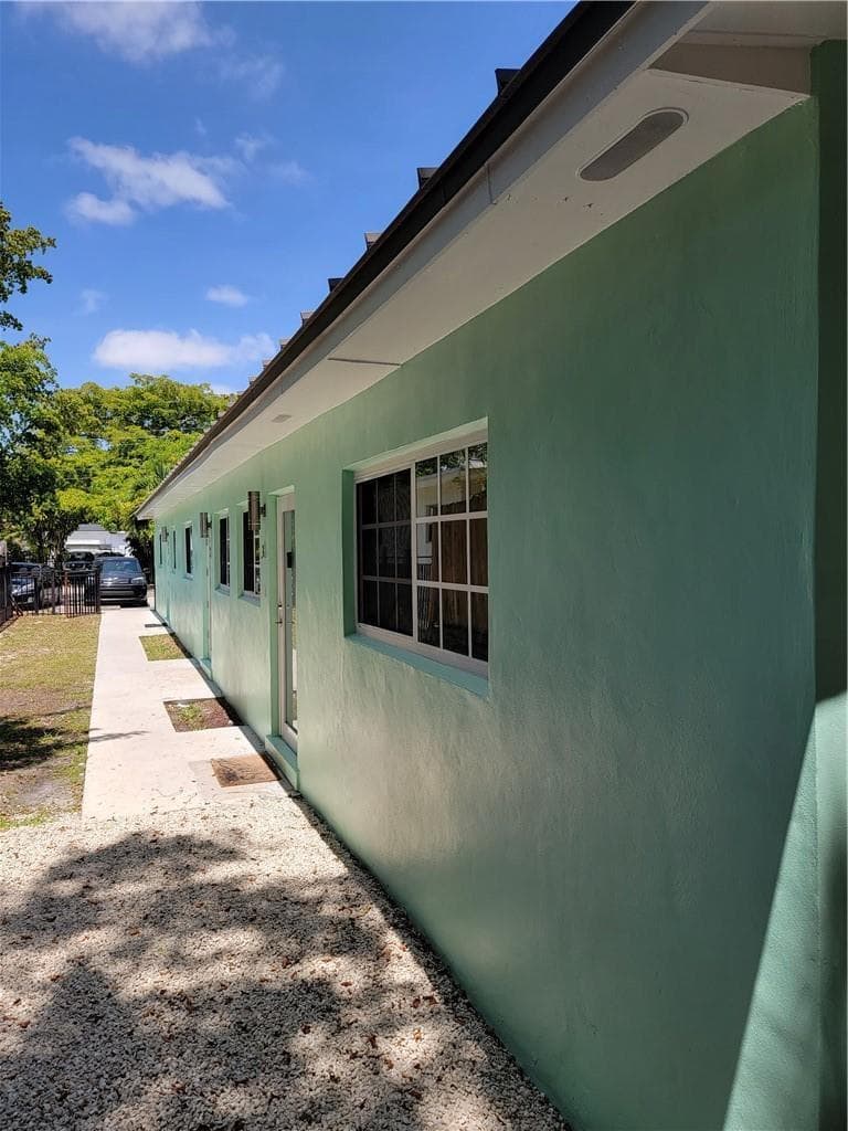 1010 NW 3rd Avenue, Hallandale Beach, FL 33009 photo 3