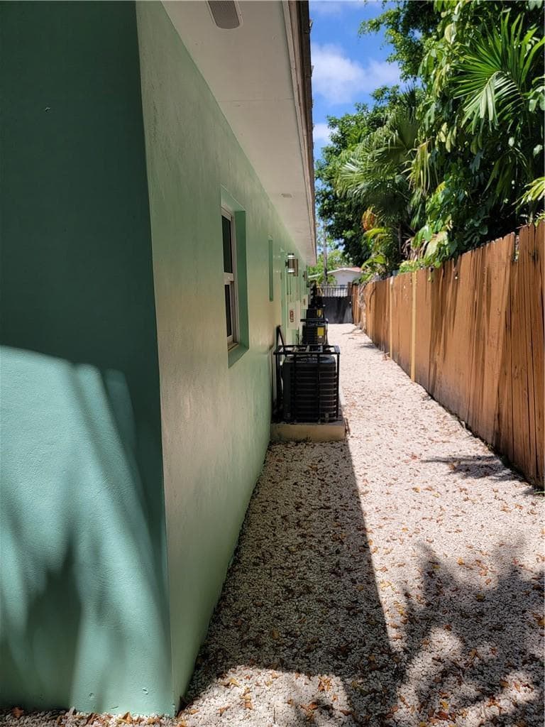 1010 NW 3rd Avenue, Hallandale Beach, FL 33009 photo 5