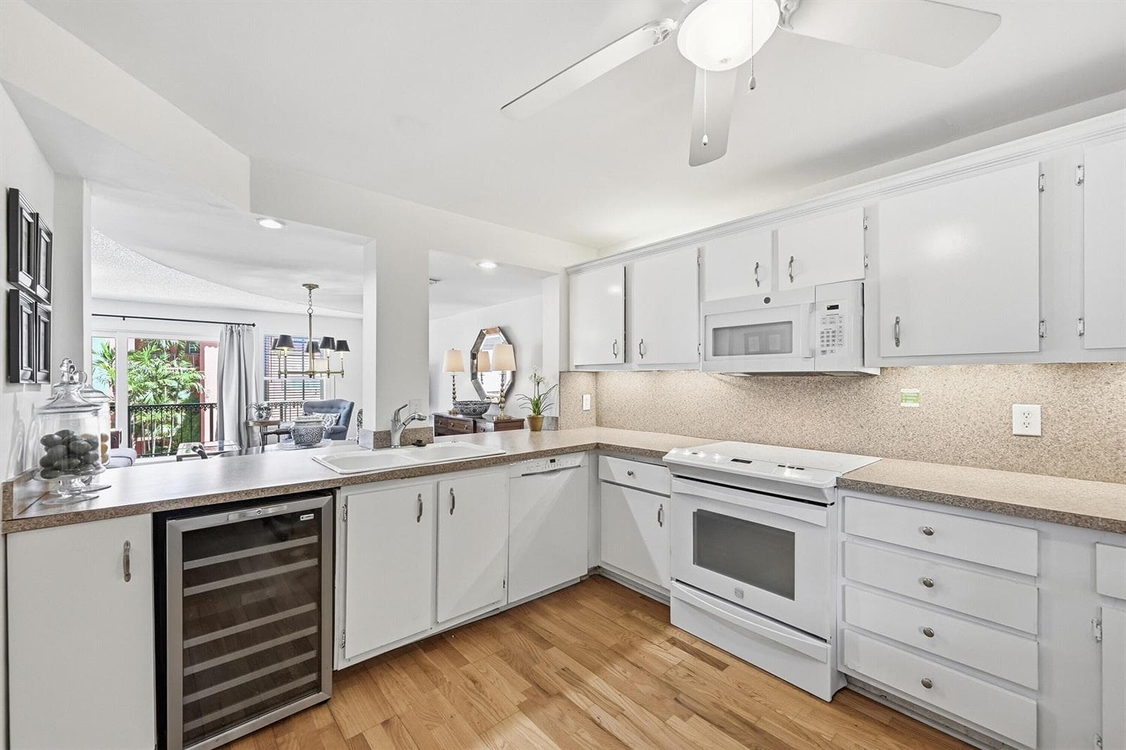 670 Tennis Club Drive # 303, Fort Lauderdale, FL 33311 photo 2