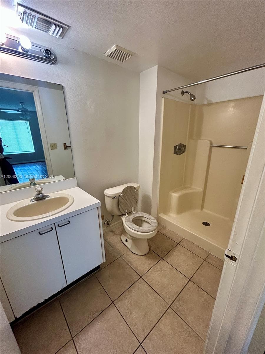 5627 Blue Shadows Court # 3, Orlando, FL 32811 photo 5