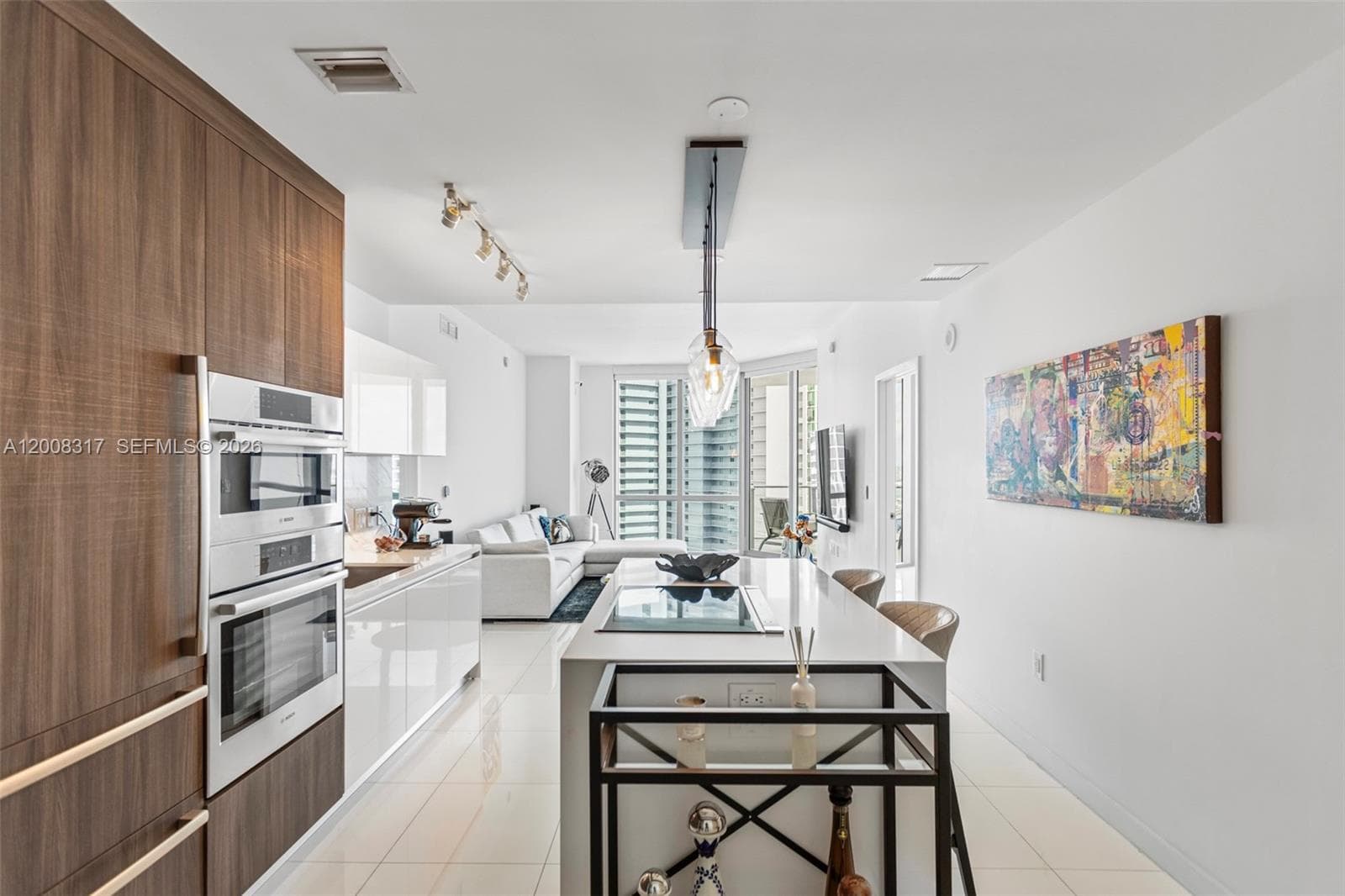 851 NE 1st Ave # 3707, Miami, FL 33132 photo 3