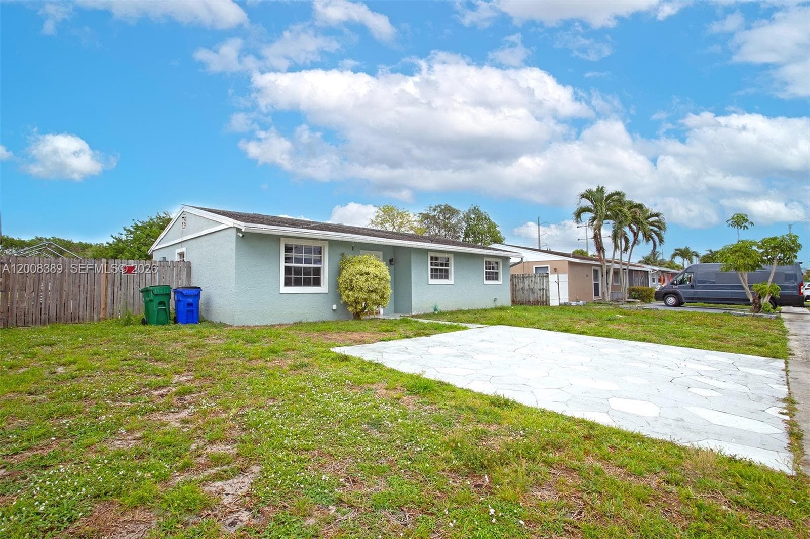 7471 SW 1st St, Margate, FL 33068 photo 2